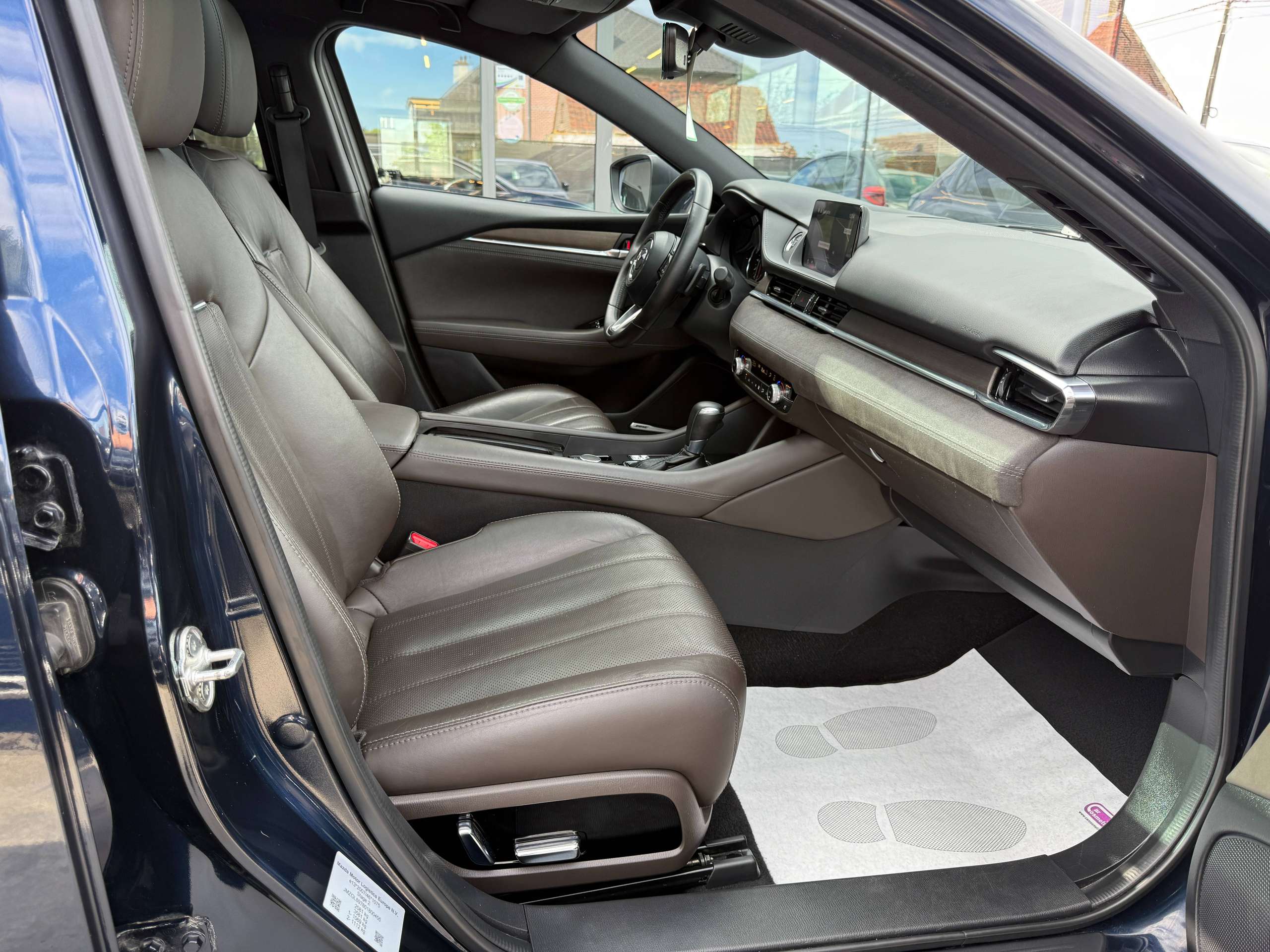 d7eab07e-9aa7-4360-8dd4-a79d222682ce33-mazda-6-2-0i-skyactiv-navigatie-leder-opendak-bose-carplay-360-camera-full-led.jpg