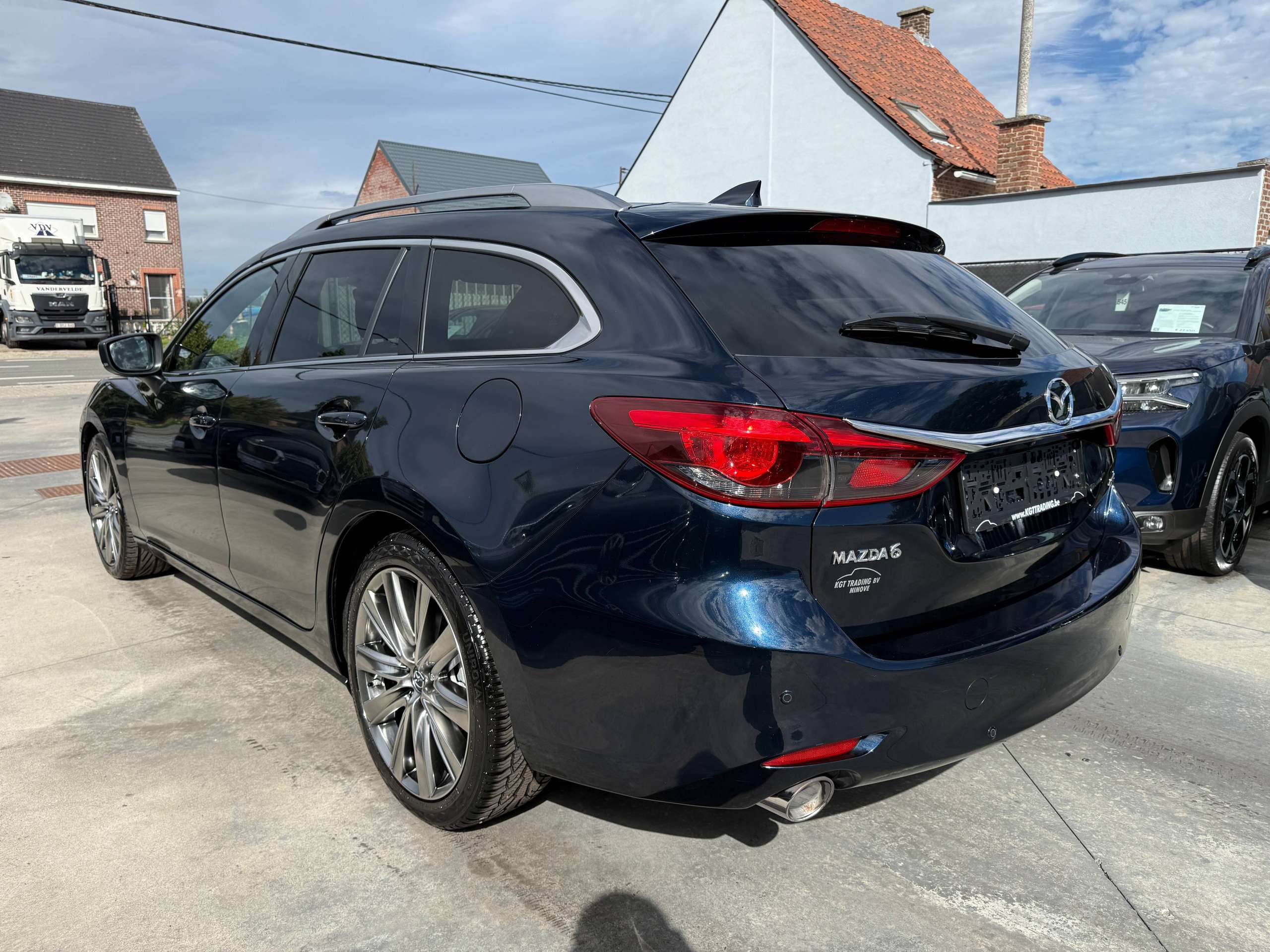 d7eab07e-9aa7-4360-8dd4-a79d222682ce7-mazda-6-2-0i-skyactiv-navigatie-leder-opendak-bose-carplay-360-camera-full-led.jpg