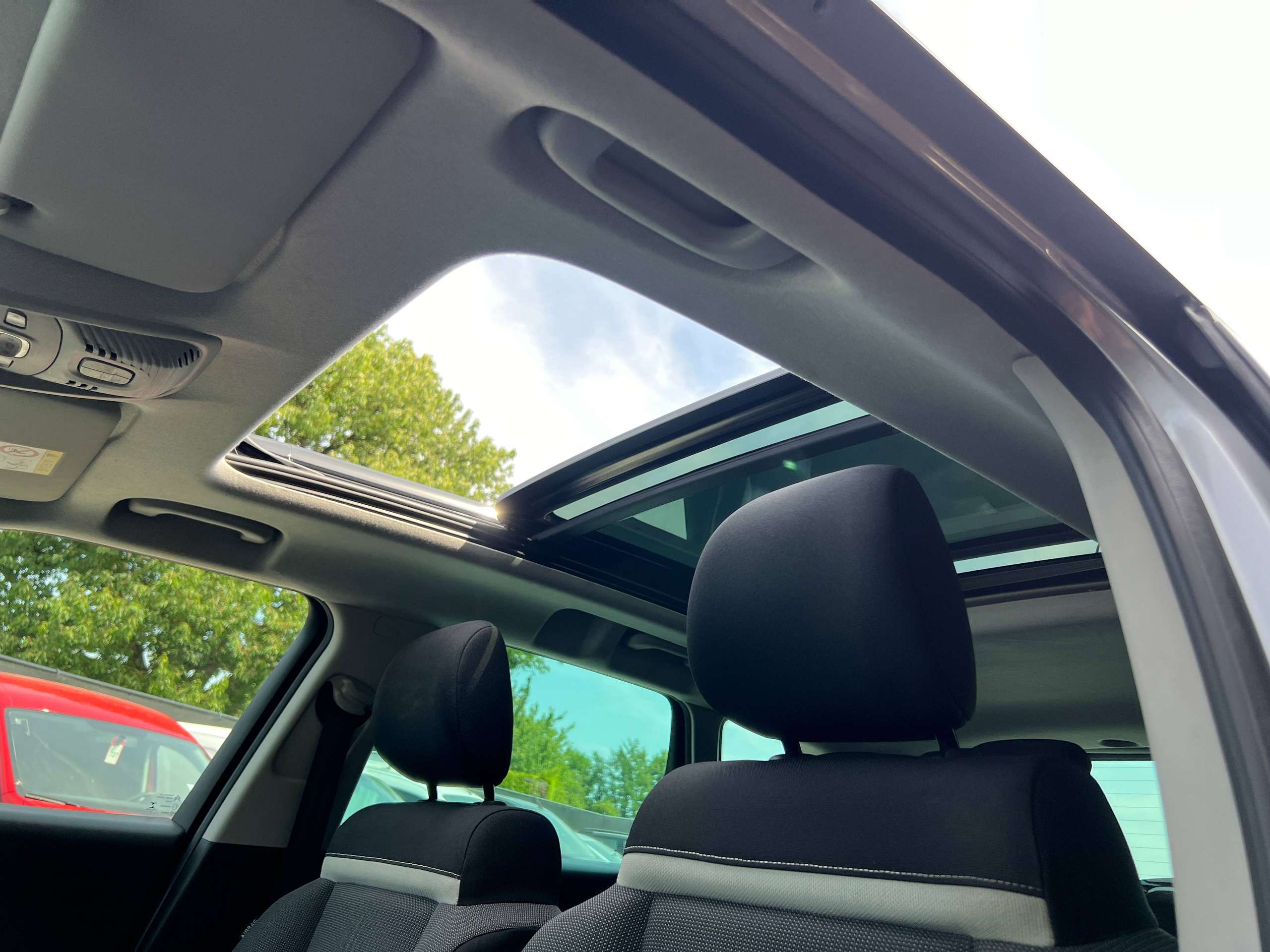 de433006-ffa9-4025-81af-560873a5ef6114-citroen-c3-aircross-1-2i-110pk-navigatie-opendak-carplay-pdc-bluetooth.jpg