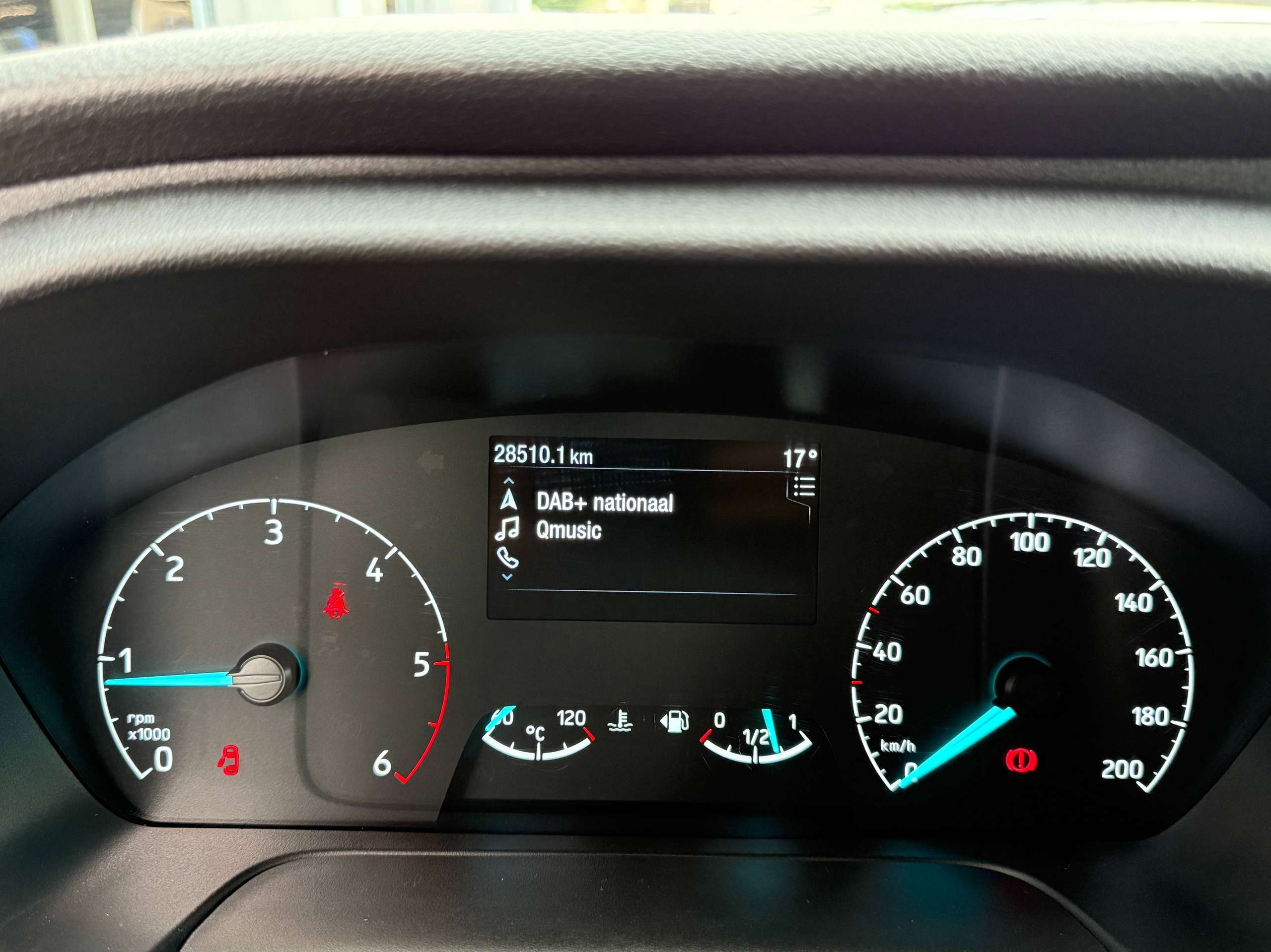 f176cb1a-5756-45f1-9f6f-26682725e85618-ford-transit-custom-2-0-tdci-9-zetels-navigatie-carplay-led-bluetooth-pdc-carpass-nieuwstaat.jpg