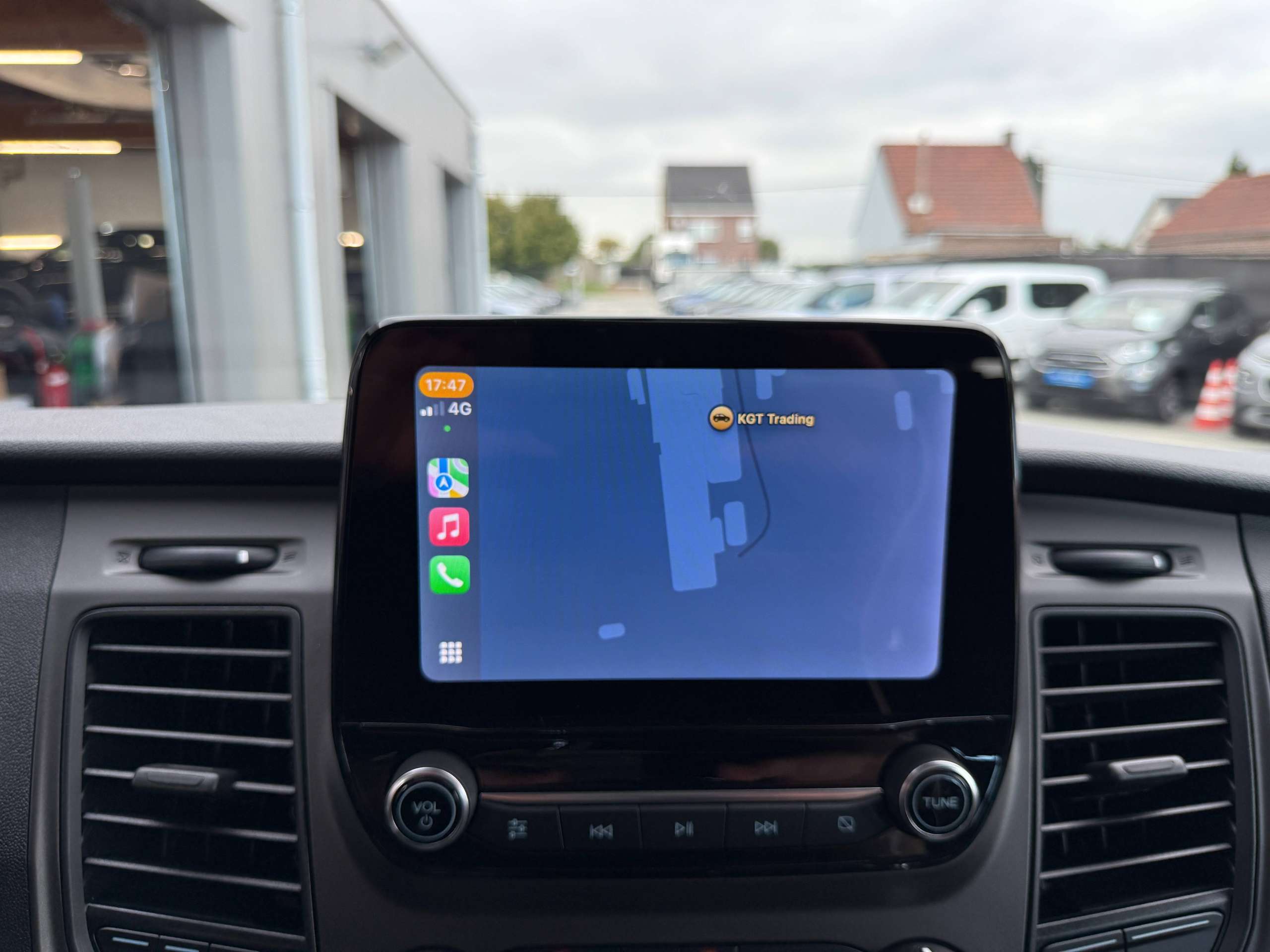 f176cb1a-5756-45f1-9f6f-26682725e85622-ford-transit-custom-2-0-tdci-9-zetels-navigatie-carplay-led-bluetooth-pdc-carpass-nieuwstaat.jpg