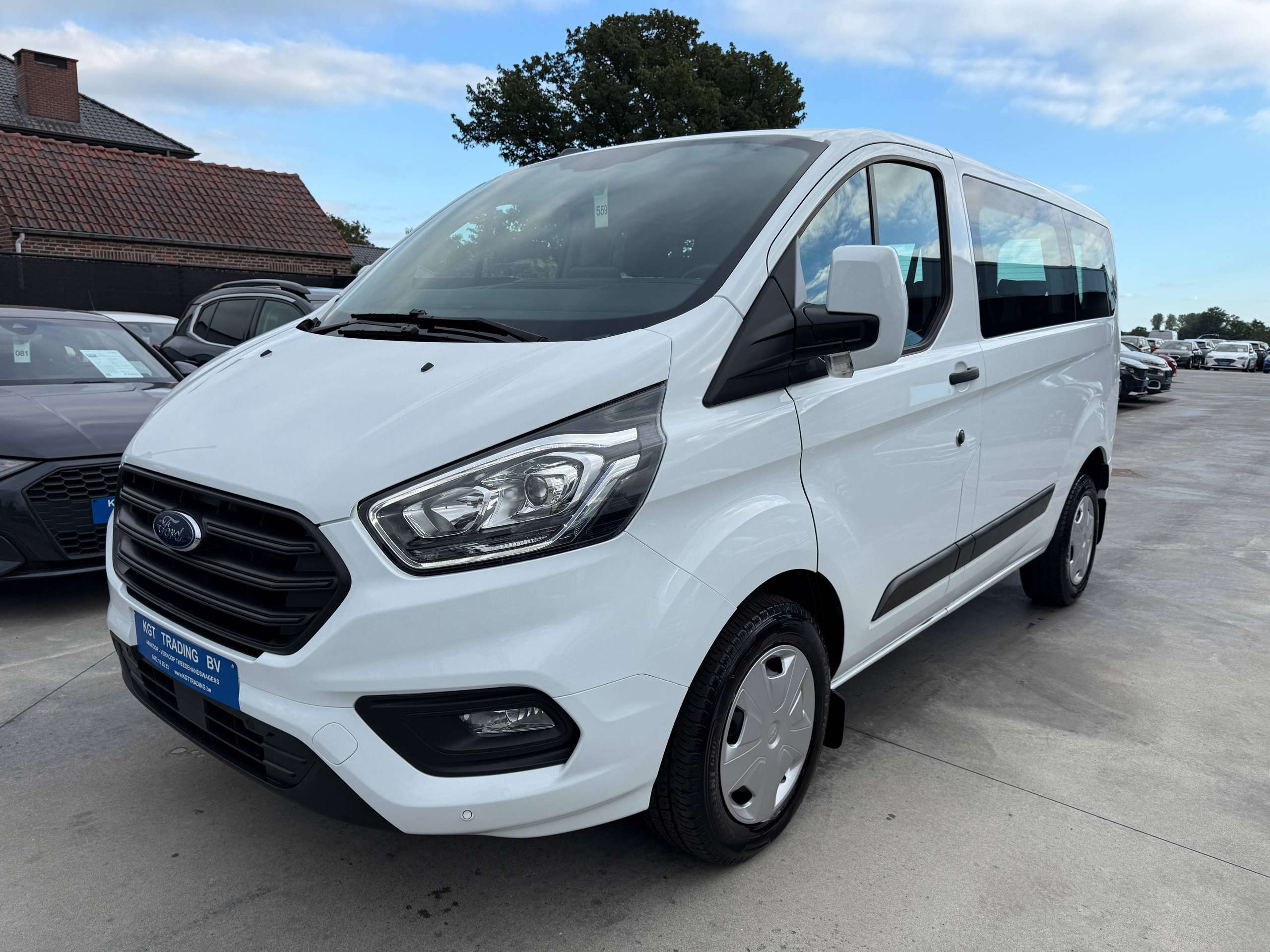 f176cb1a-5756-45f1-9f6f-26682725e8569-ford-transit-custom-2-0-tdci-9-zetels-navigatie-carplay-led-bluetooth-pdc-carpass-nieuwstaat.jpg