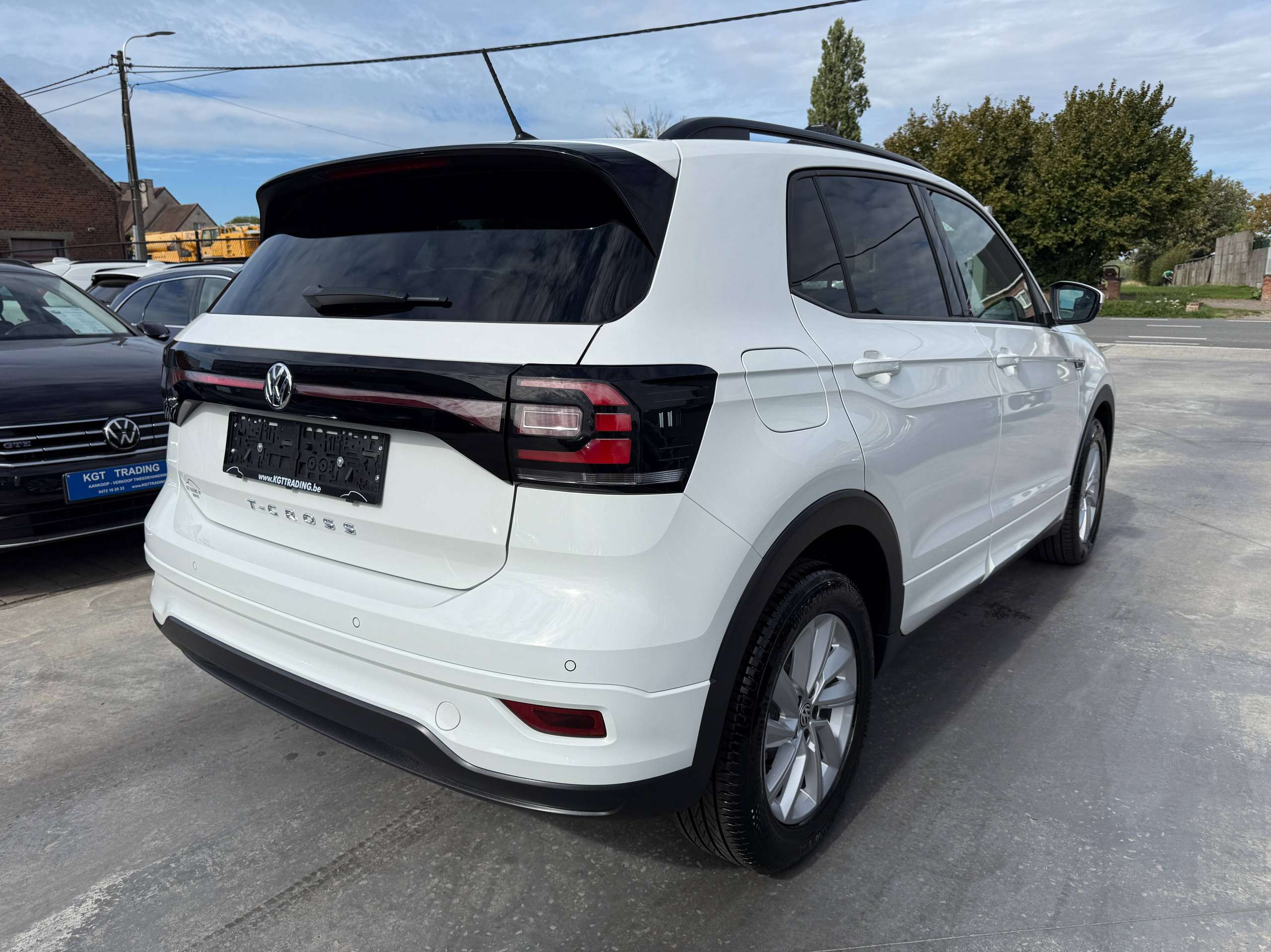f197f1cf-13ca-44be-866b-6d08847d7b2b5-volkswagen-t-cross-1-5-tsi-150pk-dsg-automaat-r-line-beats-soundsysteem-carplay-pdc-alu.jpg