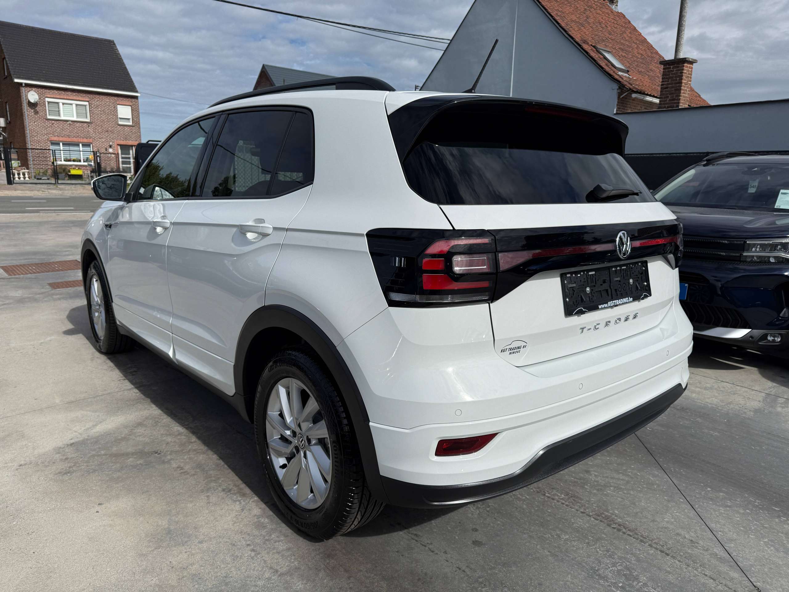f197f1cf-13ca-44be-866b-6d08847d7b2b7-volkswagen-t-cross-1-5-tsi-150pk-dsg-automaat-r-line-beats-soundsysteem-carplay-pdc-alu.jpg