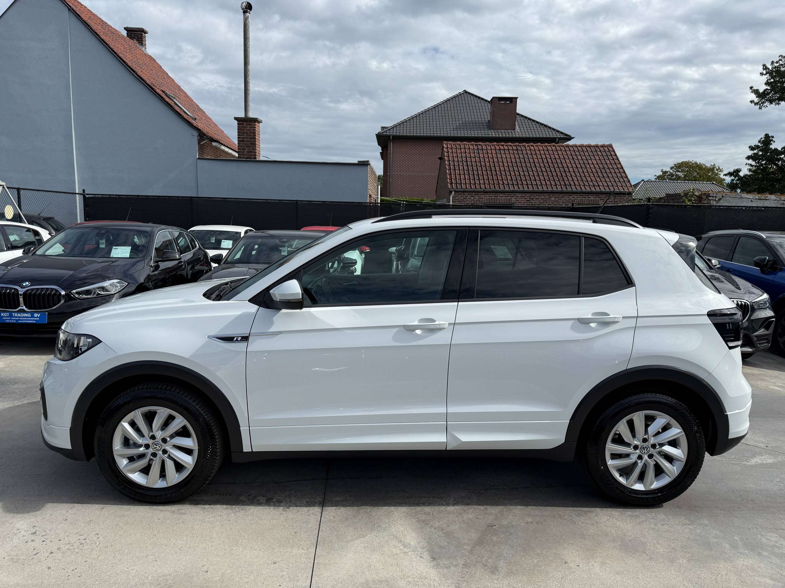 f197f1cf-13ca-44be-866b-6d08847d7b2b8-volkswagen-t-cross-1-5-tsi-150pk-dsg-automaat-r-line-beats-soundsysteem-carplay-pdc-alu.jpg