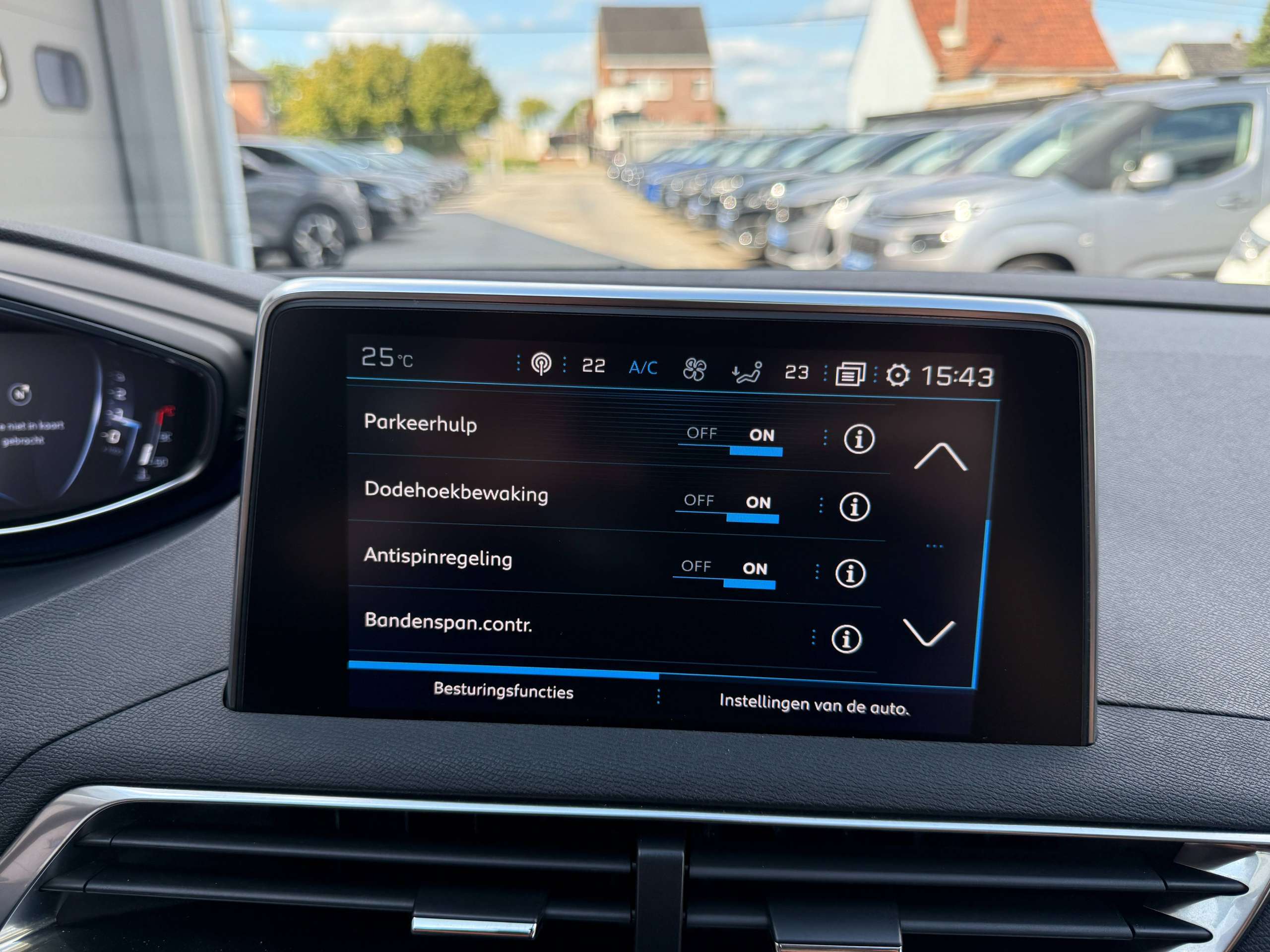 f874540f-257d-4293-b188-4f9145fff14c26-peugeot-5008-1-2i-130pk-7-zetels-navigatie-leder-camera-carplay-dab-pdc.jpg