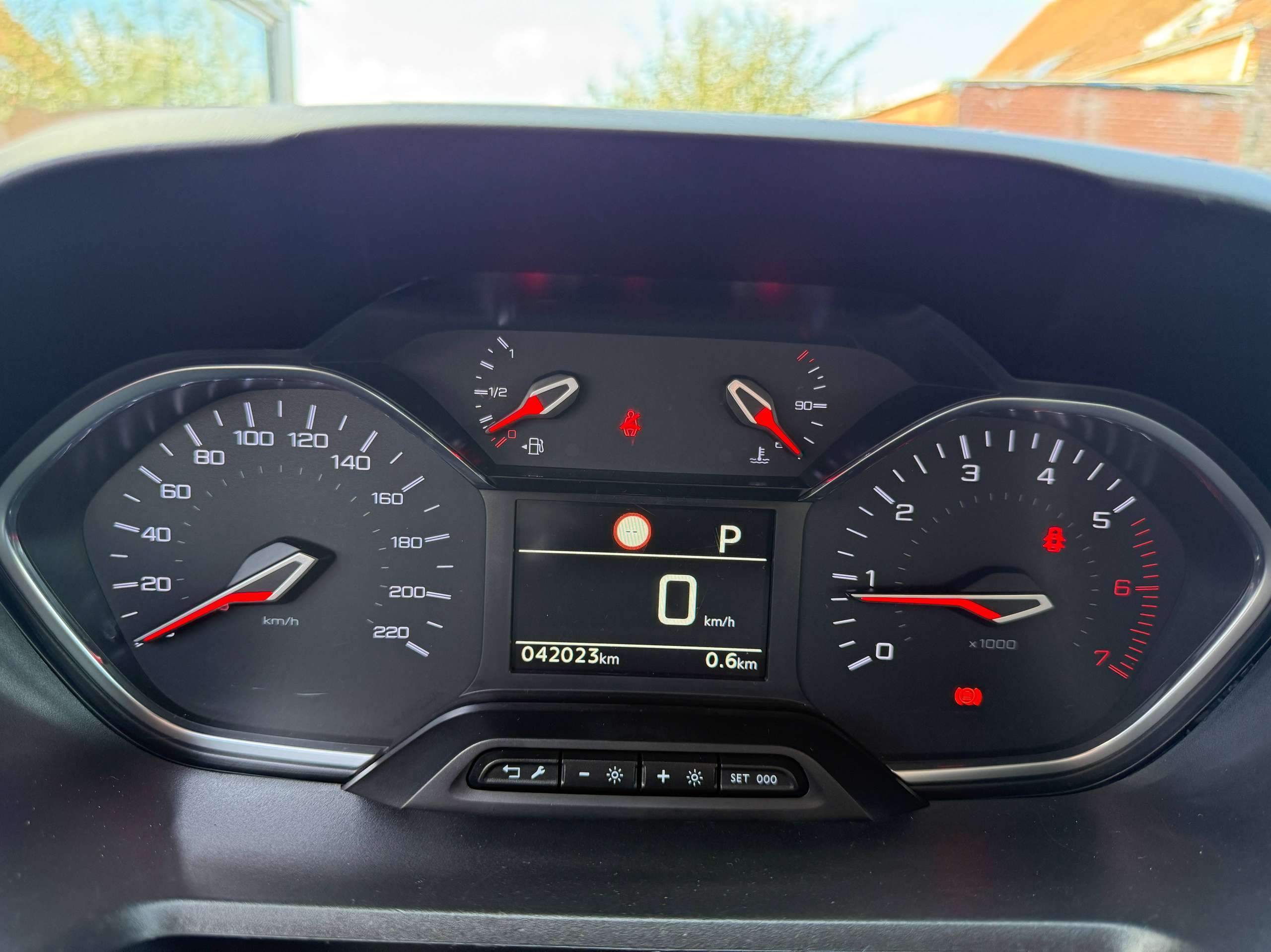 28e712aa-af7e-4145-af5f-5a539504ba4221-peugeot-rifter-1-5-bluehdi-automaat-rolstoelauto-ombouw-navigatie-camera-pdc-carpass.jpg