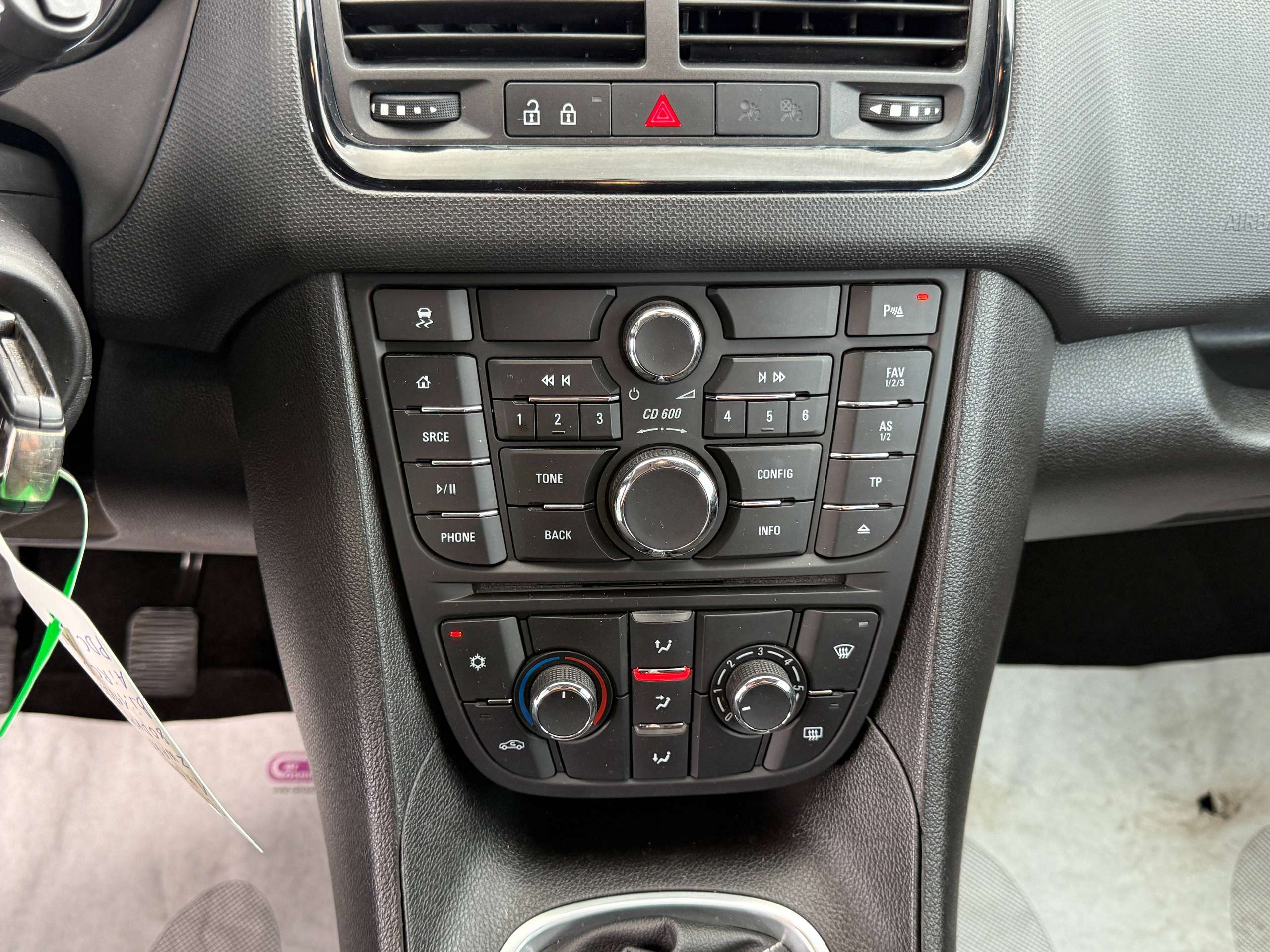 3a2938f6-8e39-4994-b955-77619d7b5ff921-opel-meriva-1-4i-100pk-bluetooth-parkeersensoren-airco-alu-carpass.jpg