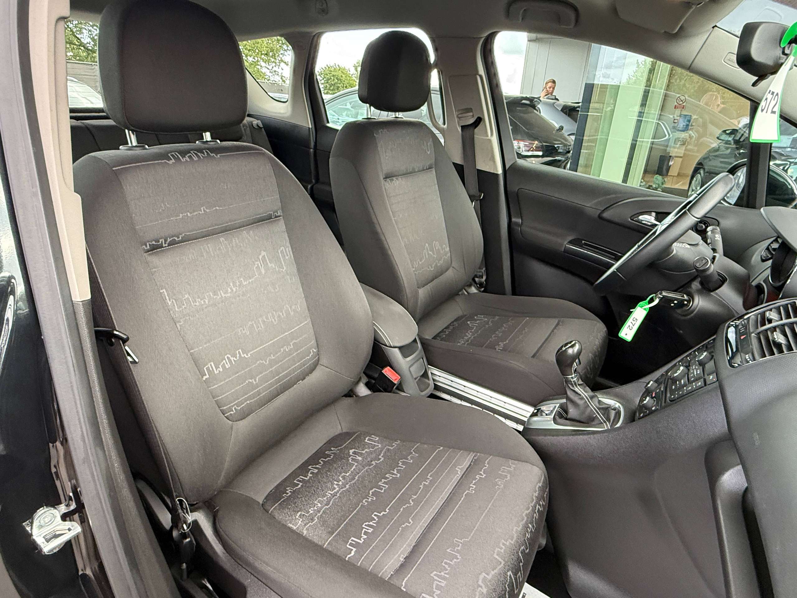 3a2938f6-8e39-4994-b955-77619d7b5ff925-opel-meriva-1-4i-100pk-bluetooth-parkeersensoren-airco-alu-carpass.jpg