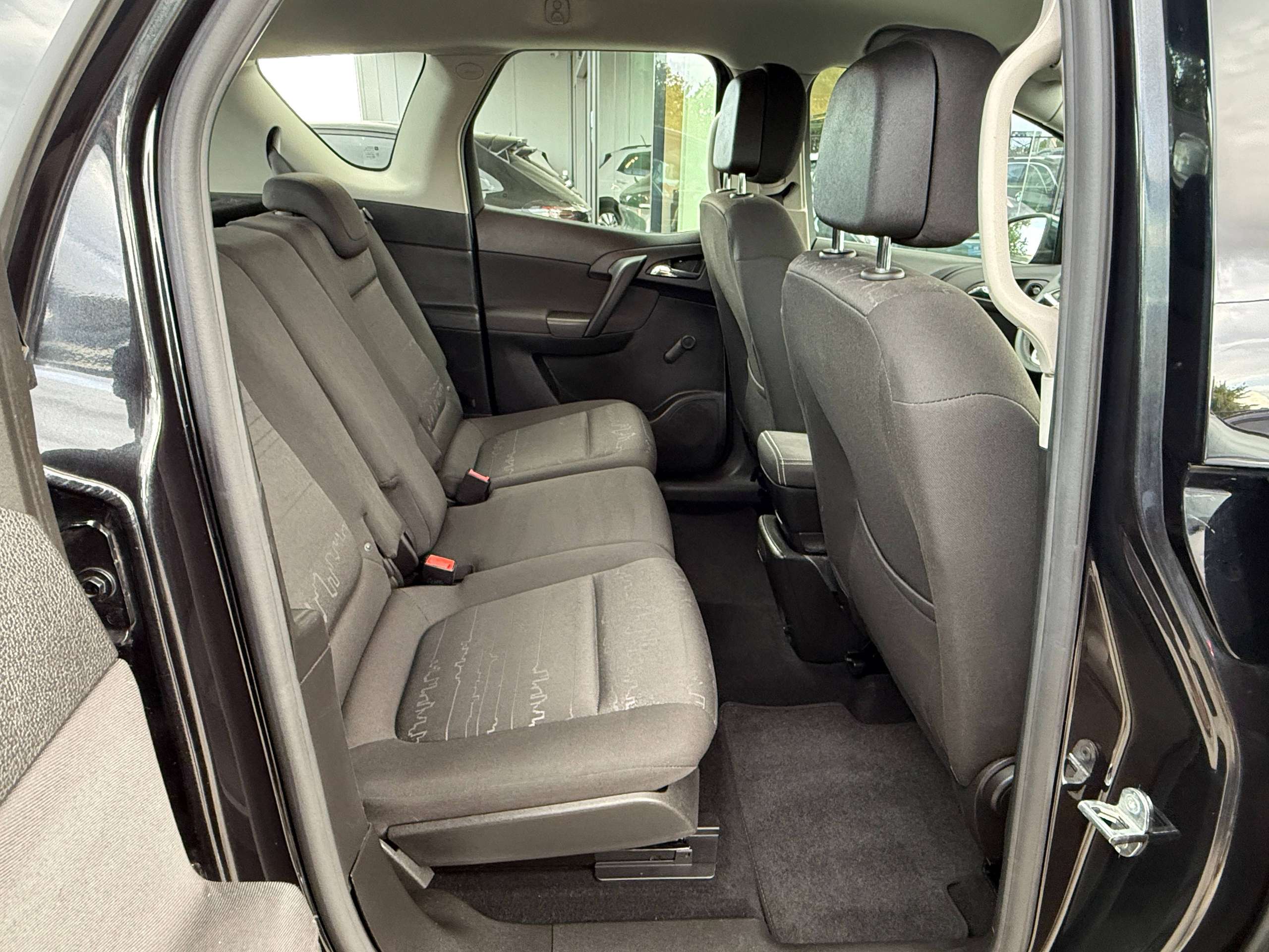 3a2938f6-8e39-4994-b955-77619d7b5ff927-opel-meriva-1-4i-100pk-bluetooth-parkeersensoren-airco-alu-carpass.jpg