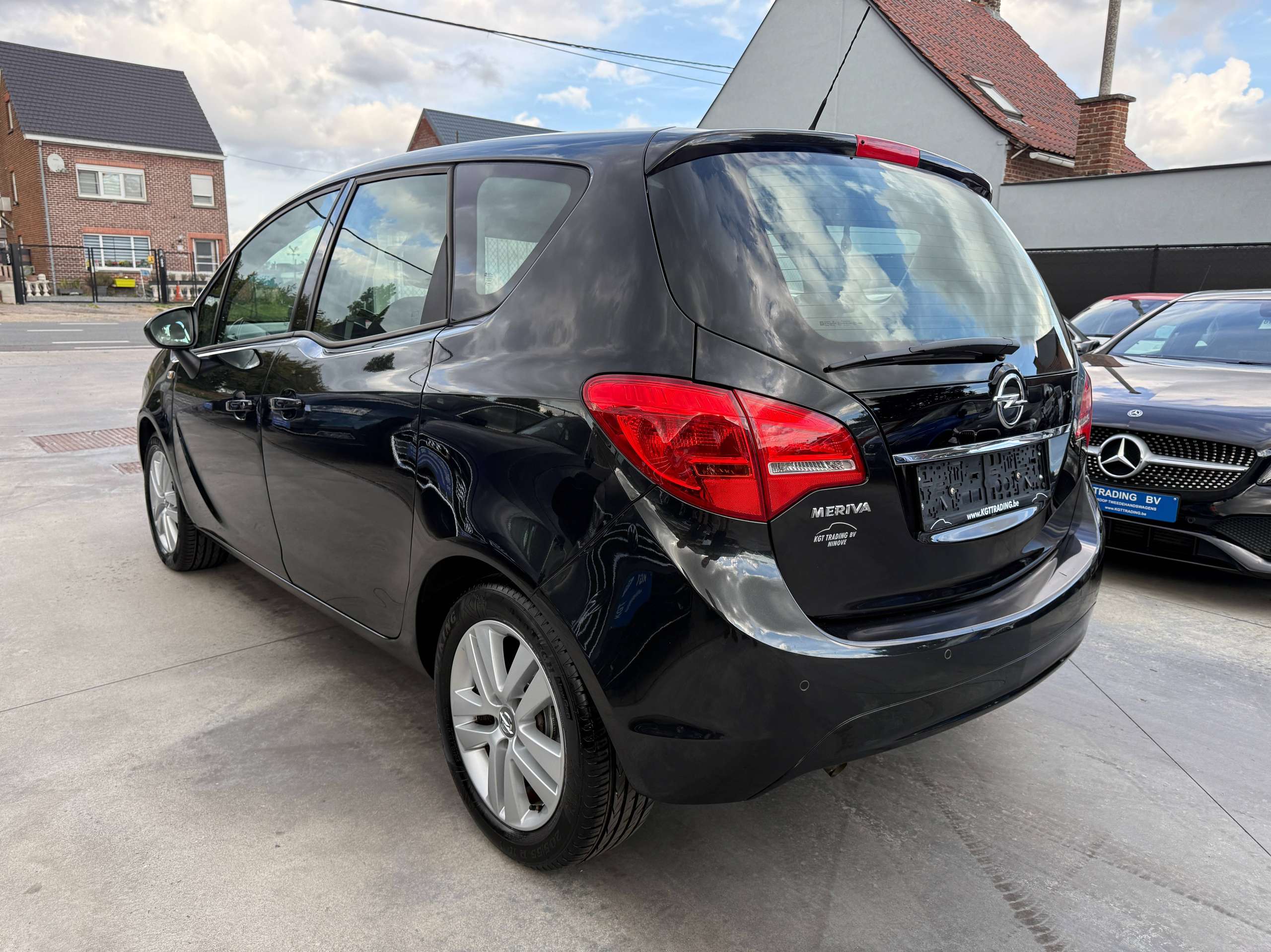 3a2938f6-8e39-4994-b955-77619d7b5ff97-opel-meriva-1-4i-100pk-bluetooth-parkeersensoren-airco-alu-carpass.jpg
