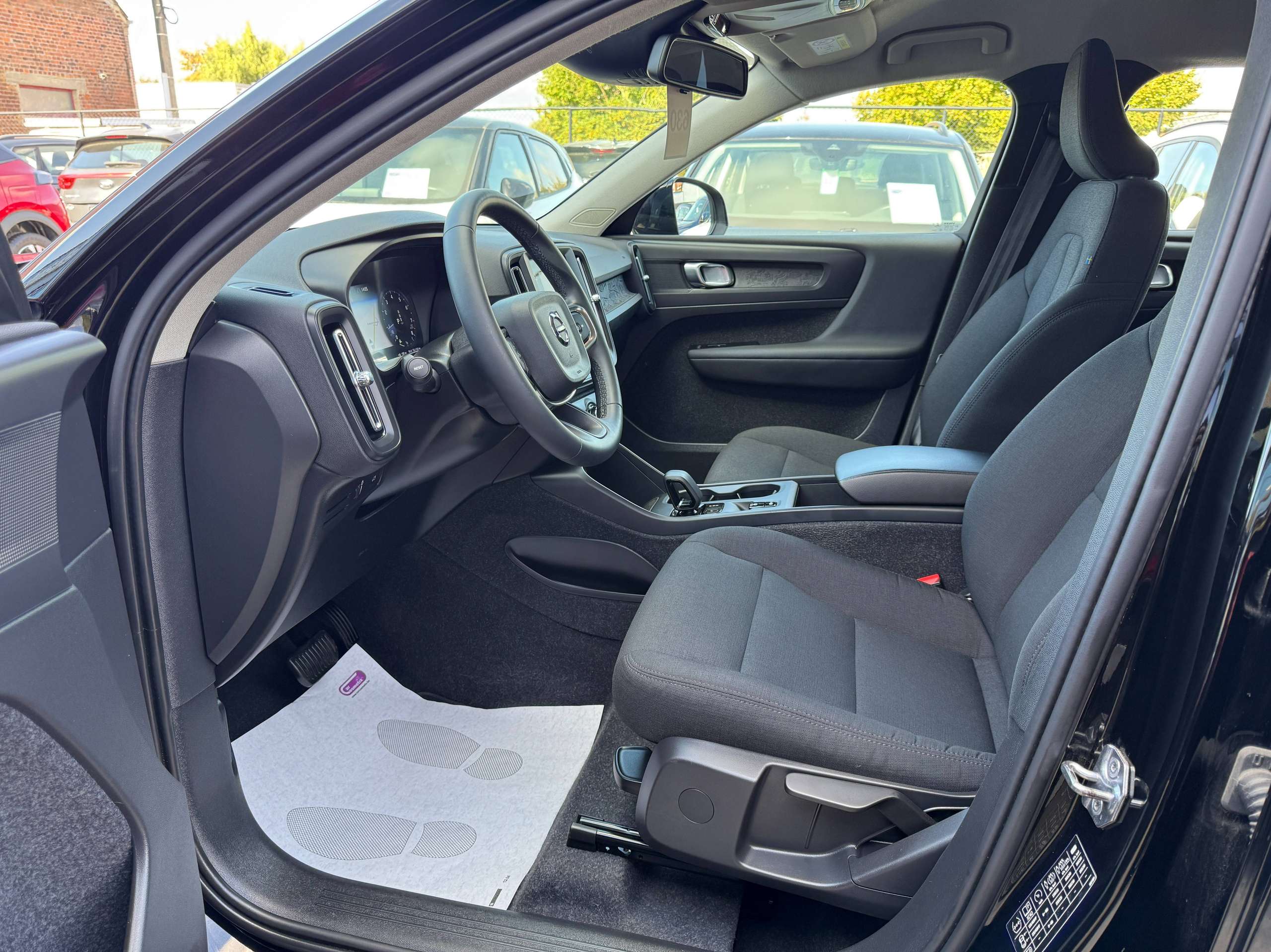 53df7cf8-a007-4ab9-911c-09261865c4b113-volvo-xc40-1-5-t2-129pk-geartronic-automaat-navigatie-camera-carplay-zetelverwarming-trekhaak-full-led-pdc.jpg
