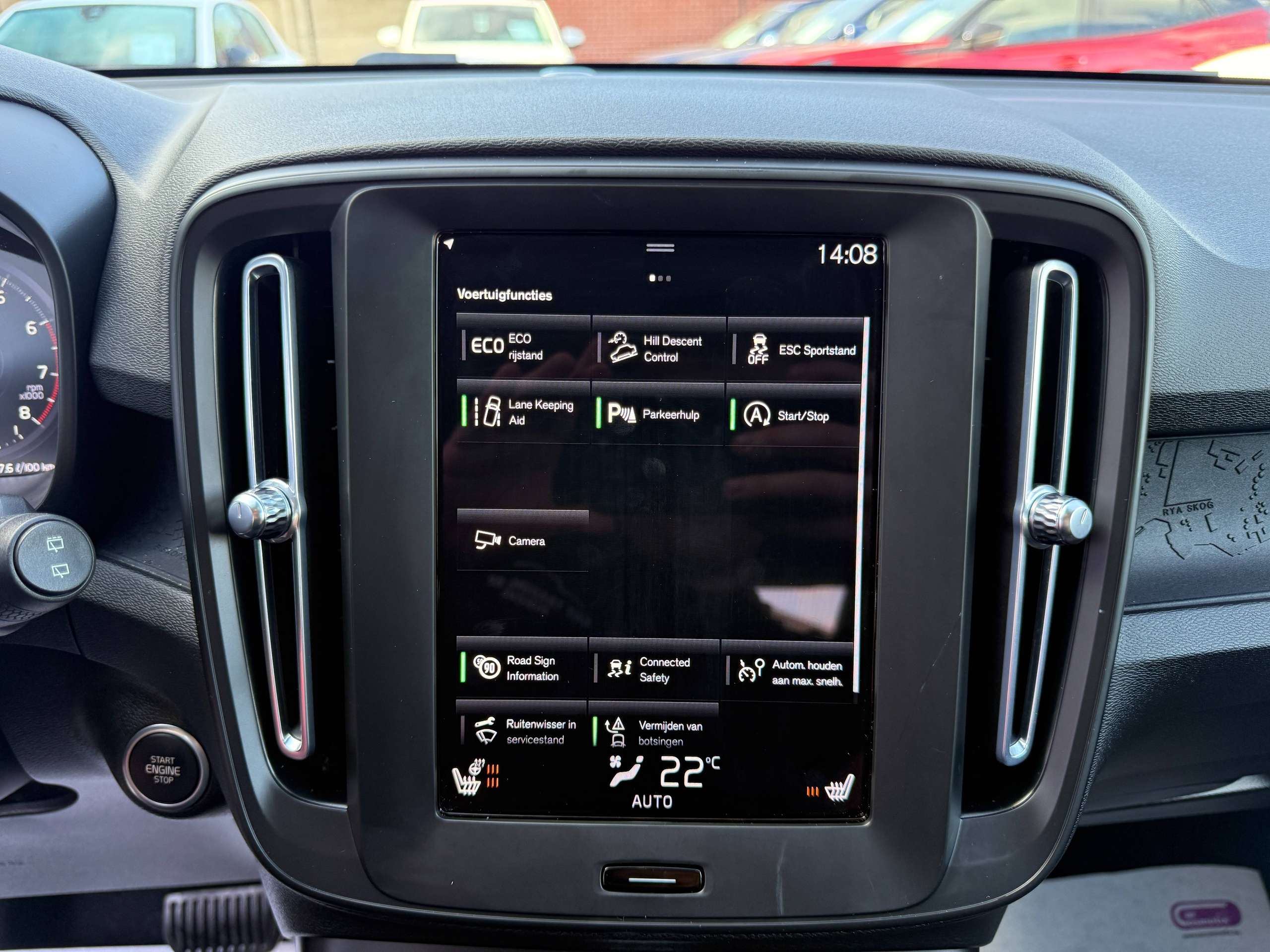 53df7cf8-a007-4ab9-911c-09261865c4b122-volvo-xc40-1-5-t2-129pk-geartronic-automaat-navigatie-camera-carplay-zetelverwarming-trekhaak-full-led-pdc.jpg
