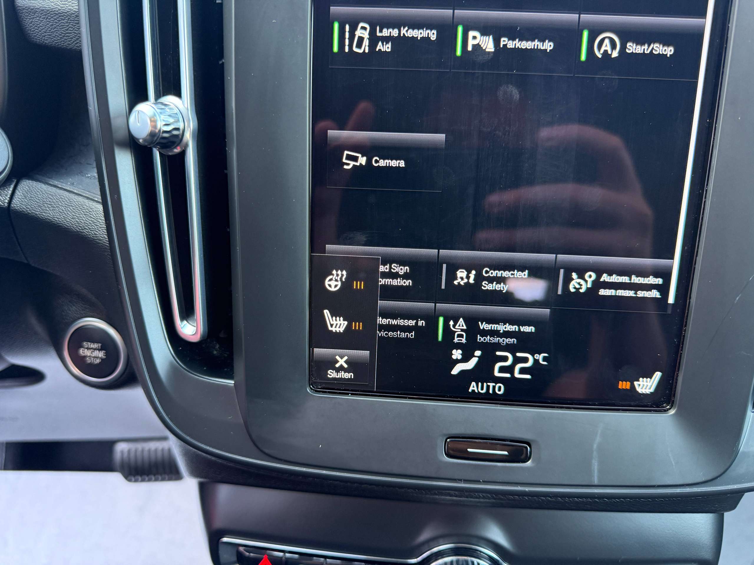 53df7cf8-a007-4ab9-911c-09261865c4b123-volvo-xc40-1-5-t2-129pk-geartronic-automaat-navigatie-camera-carplay-zetelverwarming-trekhaak-full-led-pdc.jpg
