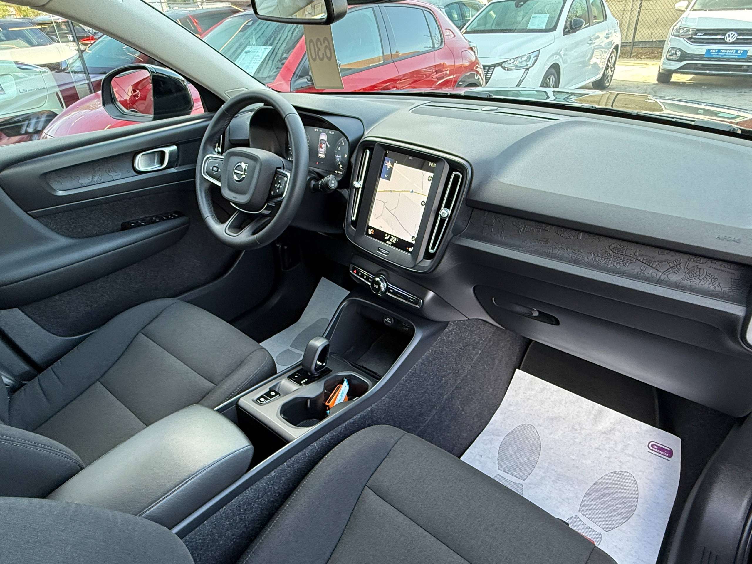 53df7cf8-a007-4ab9-911c-09261865c4b128-volvo-xc40-1-5-t2-129pk-geartronic-automaat-navigatie-camera-carplay-zetelverwarming-trekhaak-full-led-pdc.jpg