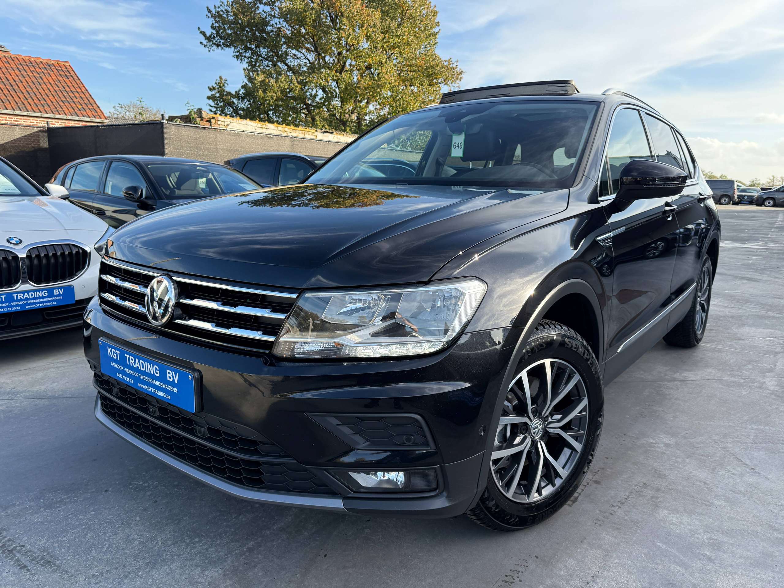 73df5206-470b-4f9a-9d3a-0a344404516d1-volkswagen-tiguan-allspace-1-5-tsi-automaat-7-zetels-navigatie-opendak-zwart-leder-360-camera-carplay-led.jpg