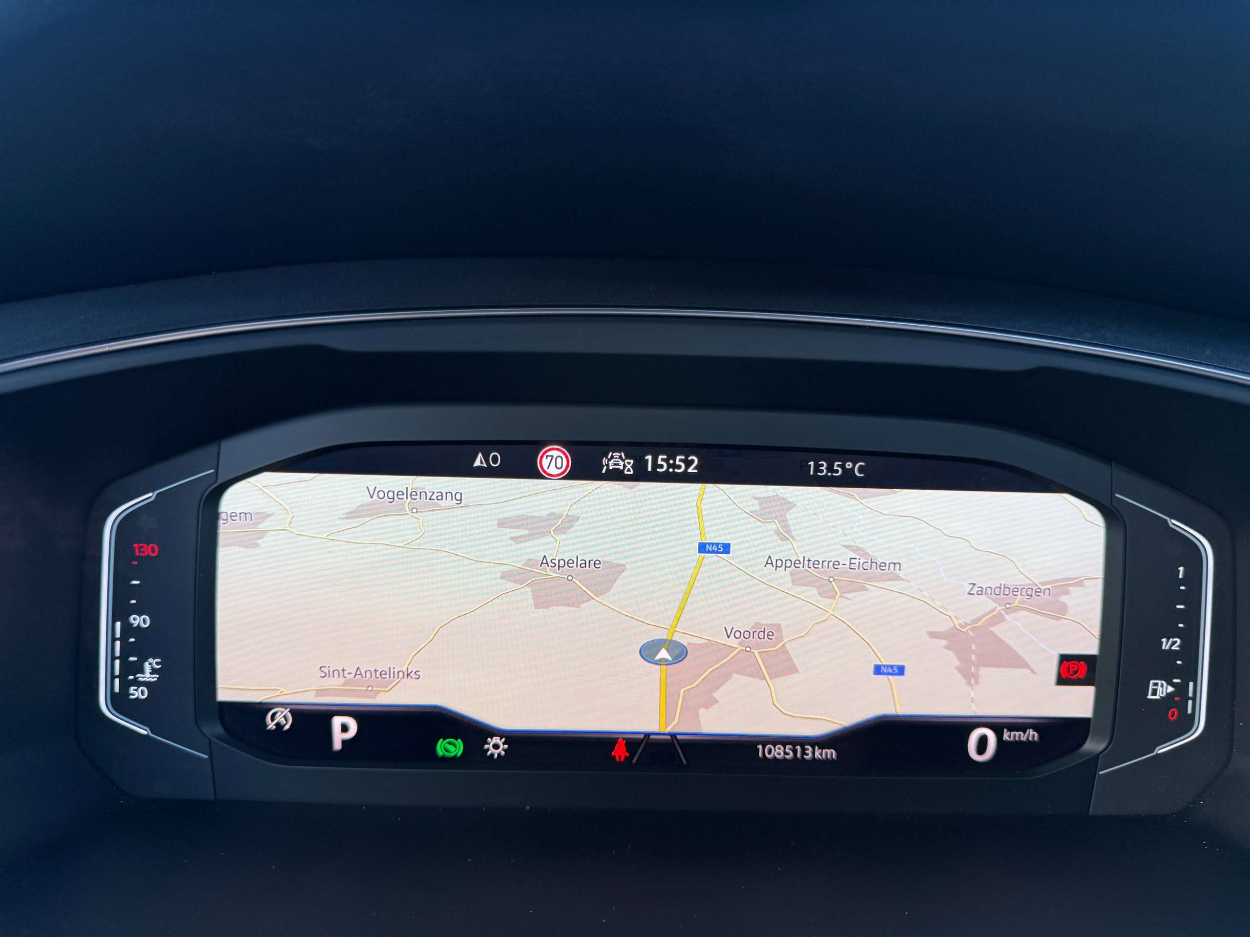 73df5206-470b-4f9a-9d3a-0a344404516d21-volkswagen-tiguan-allspace-1-5-tsi-automaat-7-zetels-navigatie-opendak-zwart-leder-360-camera-carplay-led.jpg