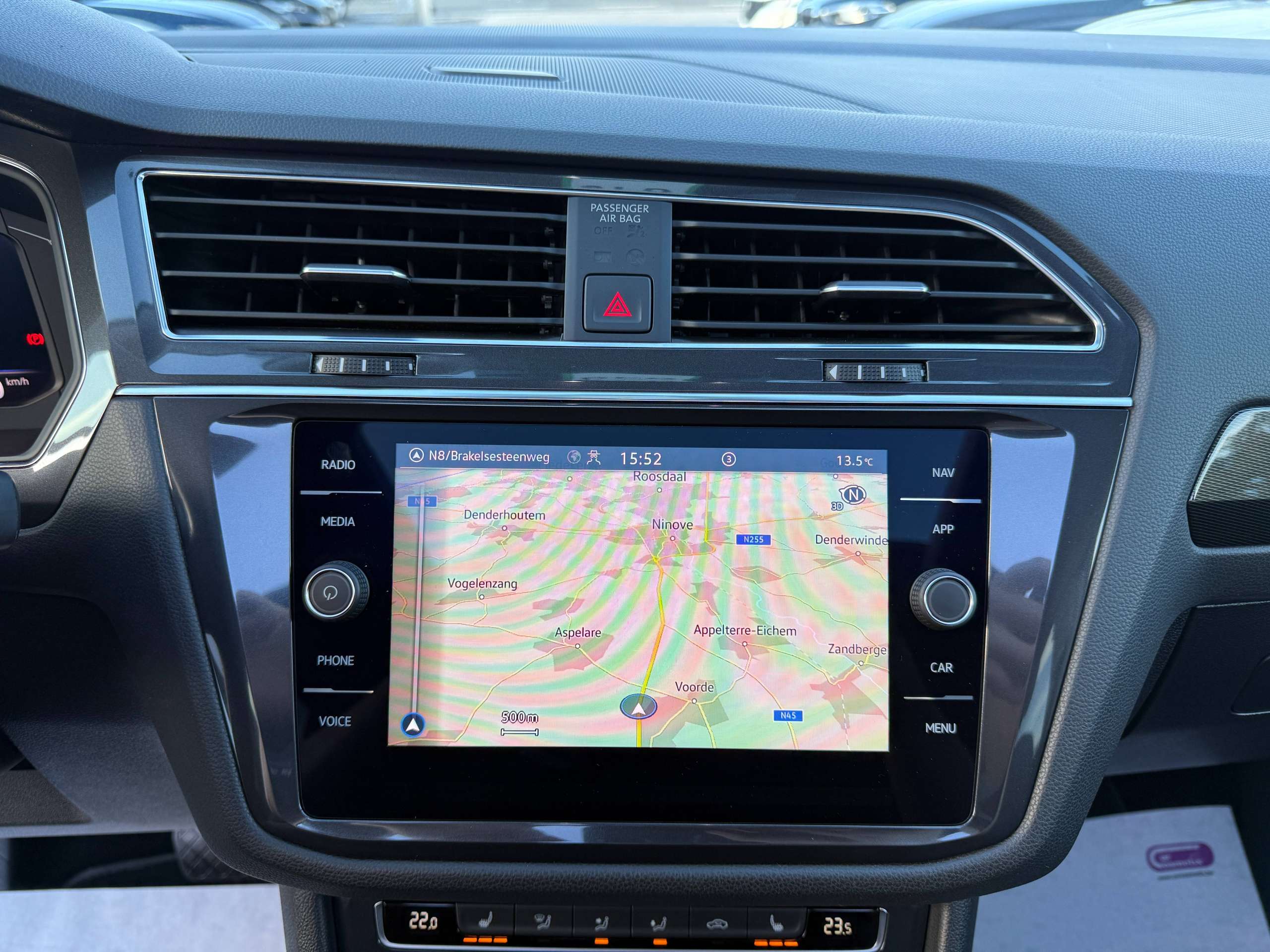 73df5206-470b-4f9a-9d3a-0a344404516d22-volkswagen-tiguan-allspace-1-5-tsi-automaat-7-zetels-navigatie-opendak-zwart-leder-360-camera-carplay-led.jpg