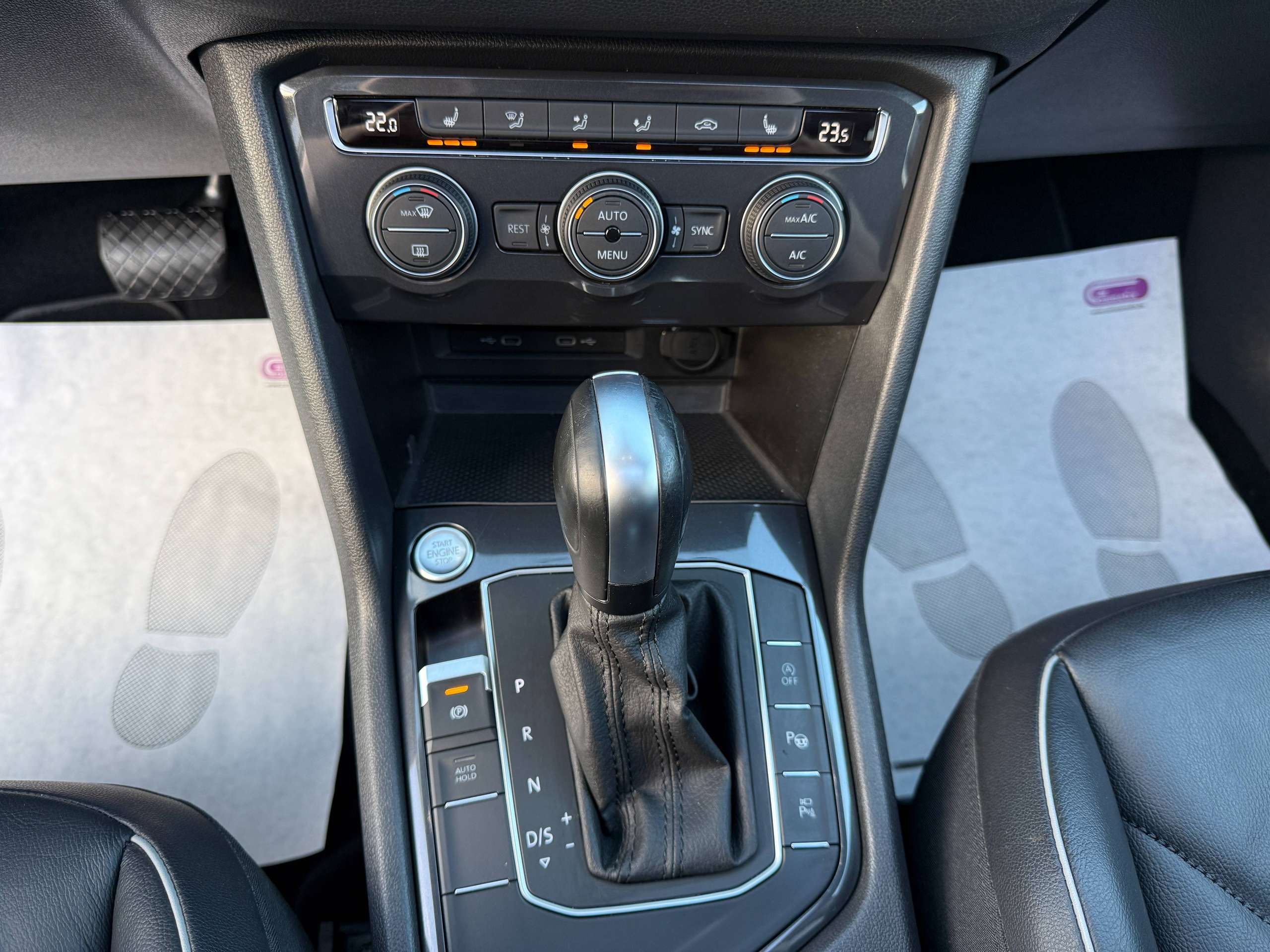 73df5206-470b-4f9a-9d3a-0a344404516d25-volkswagen-tiguan-allspace-1-5-tsi-automaat-7-zetels-navigatie-opendak-zwart-leder-360-camera-carplay-led.jpg