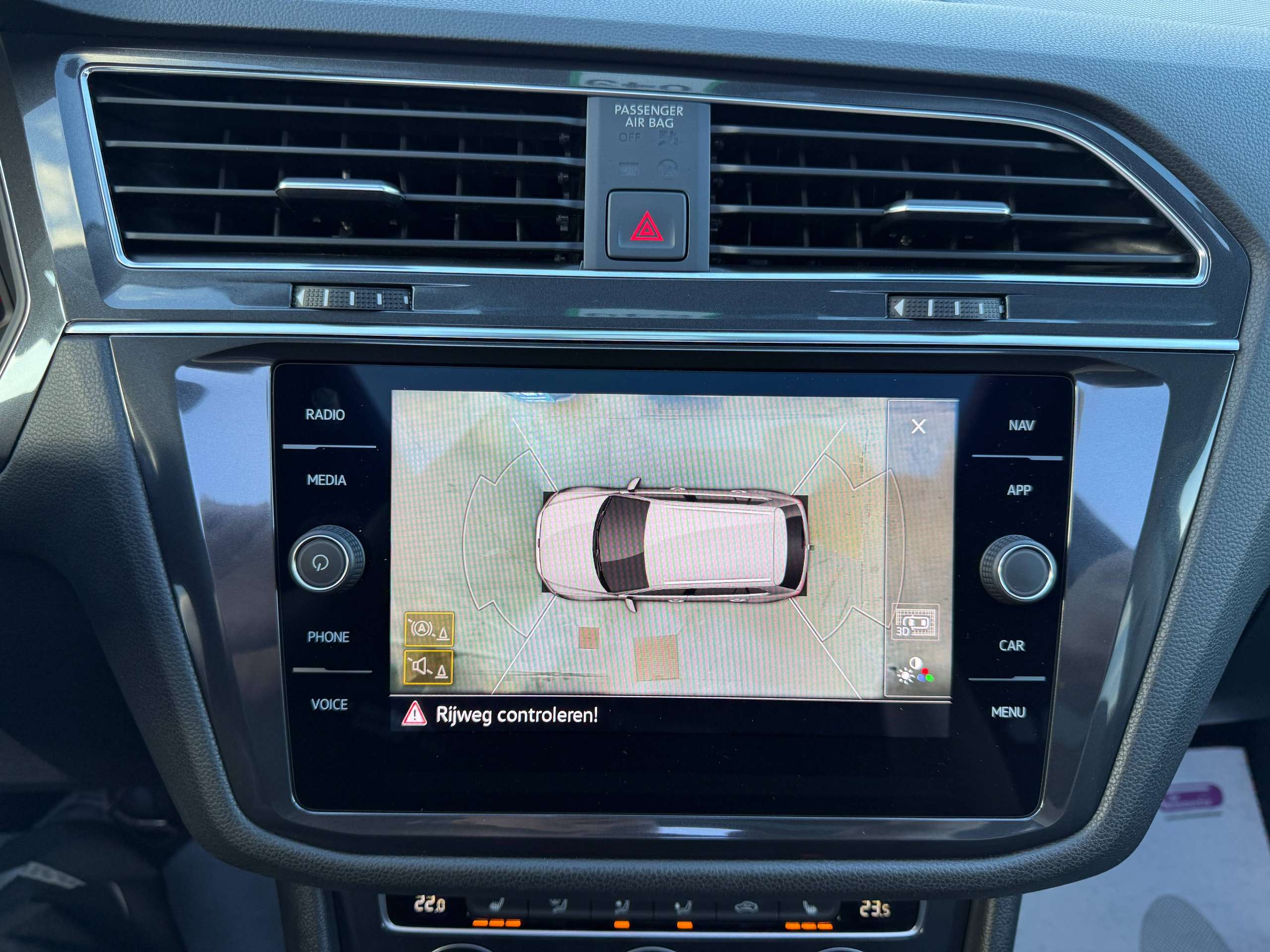 73df5206-470b-4f9a-9d3a-0a344404516d26-volkswagen-tiguan-allspace-1-5-tsi-automaat-7-zetels-navigatie-opendak-zwart-leder-360-camera-carplay-led.jpg