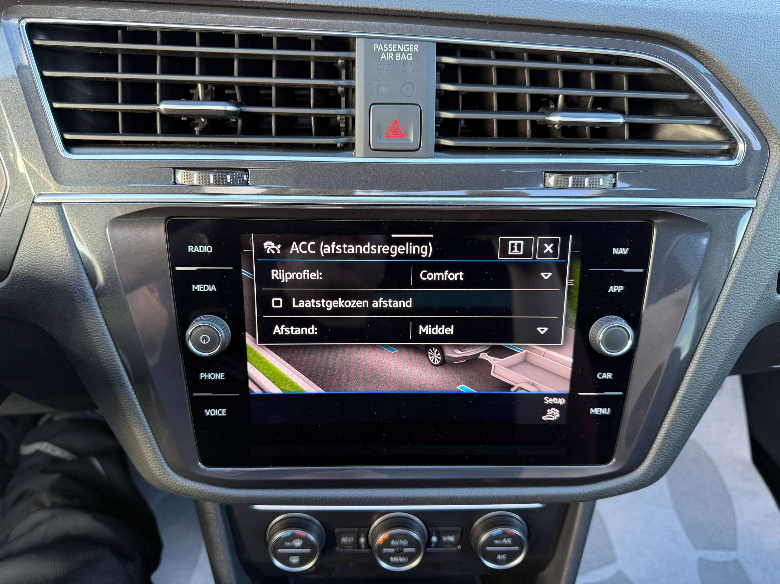 73df5206-470b-4f9a-9d3a-0a344404516d34-volkswagen-tiguan-allspace-1-5-tsi-automaat-7-zetels-navigatie-opendak-zwart-leder-360-camera-carplay-led.jpg
