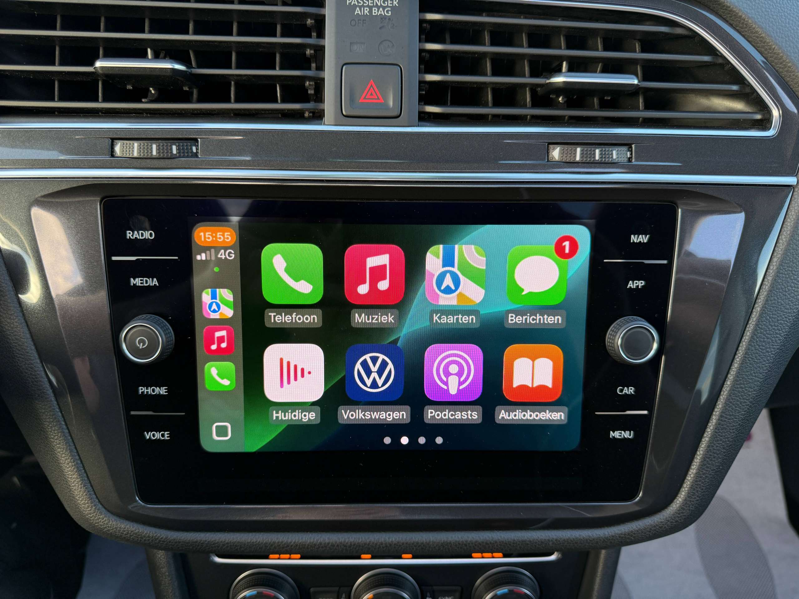73df5206-470b-4f9a-9d3a-0a344404516d35-volkswagen-tiguan-allspace-1-5-tsi-automaat-7-zetels-navigatie-opendak-zwart-leder-360-camera-carplay-led.jpg