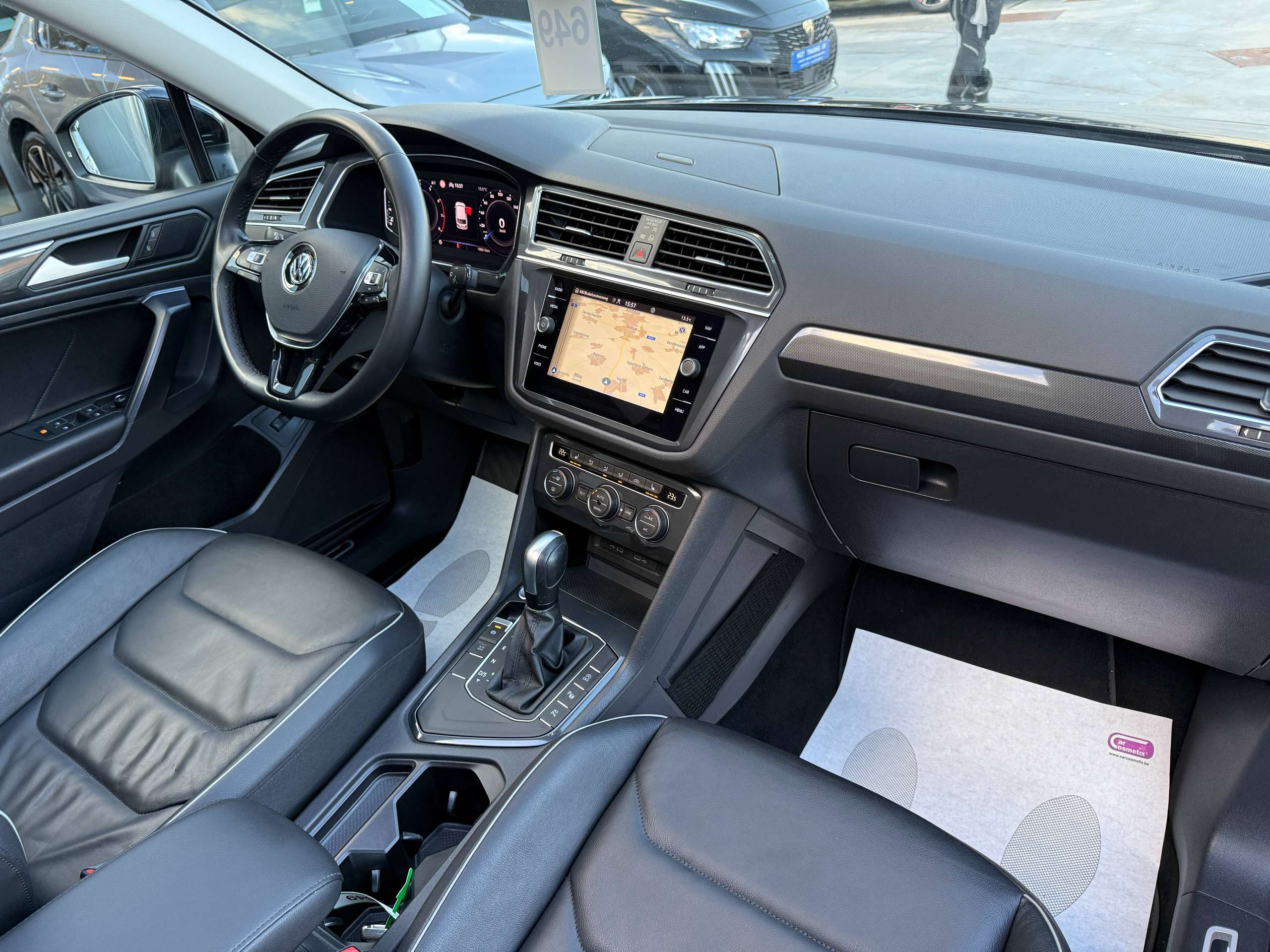 73df5206-470b-4f9a-9d3a-0a344404516d38-volkswagen-tiguan-allspace-1-5-tsi-automaat-7-zetels-navigatie-opendak-zwart-leder-360-camera-carplay-led.jpg
