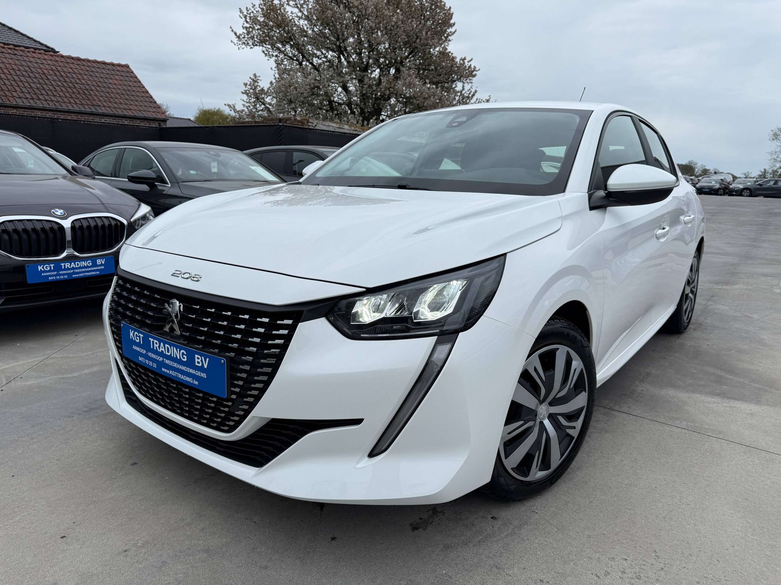 836cb1f5-85c0-423d-b2de-67b6da61c0d71-peugeot-208-1-2i-full-led-camera-navigatie-carplay-pdc-airco.jpg