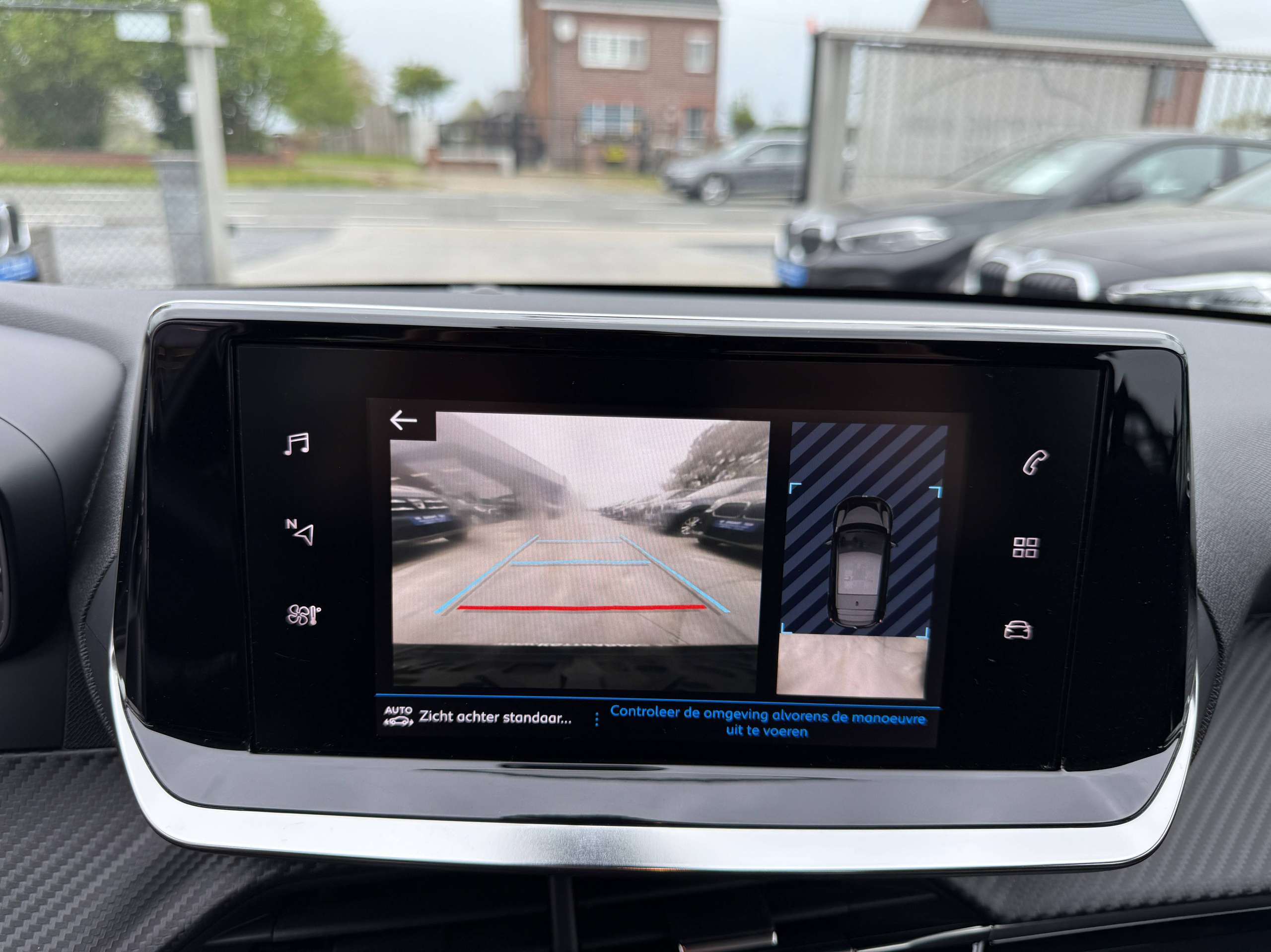 836cb1f5-85c0-423d-b2de-67b6da61c0d724-peugeot-208-1-2i-full-led-camera-navigatie-carplay-pdc-airco.jpg