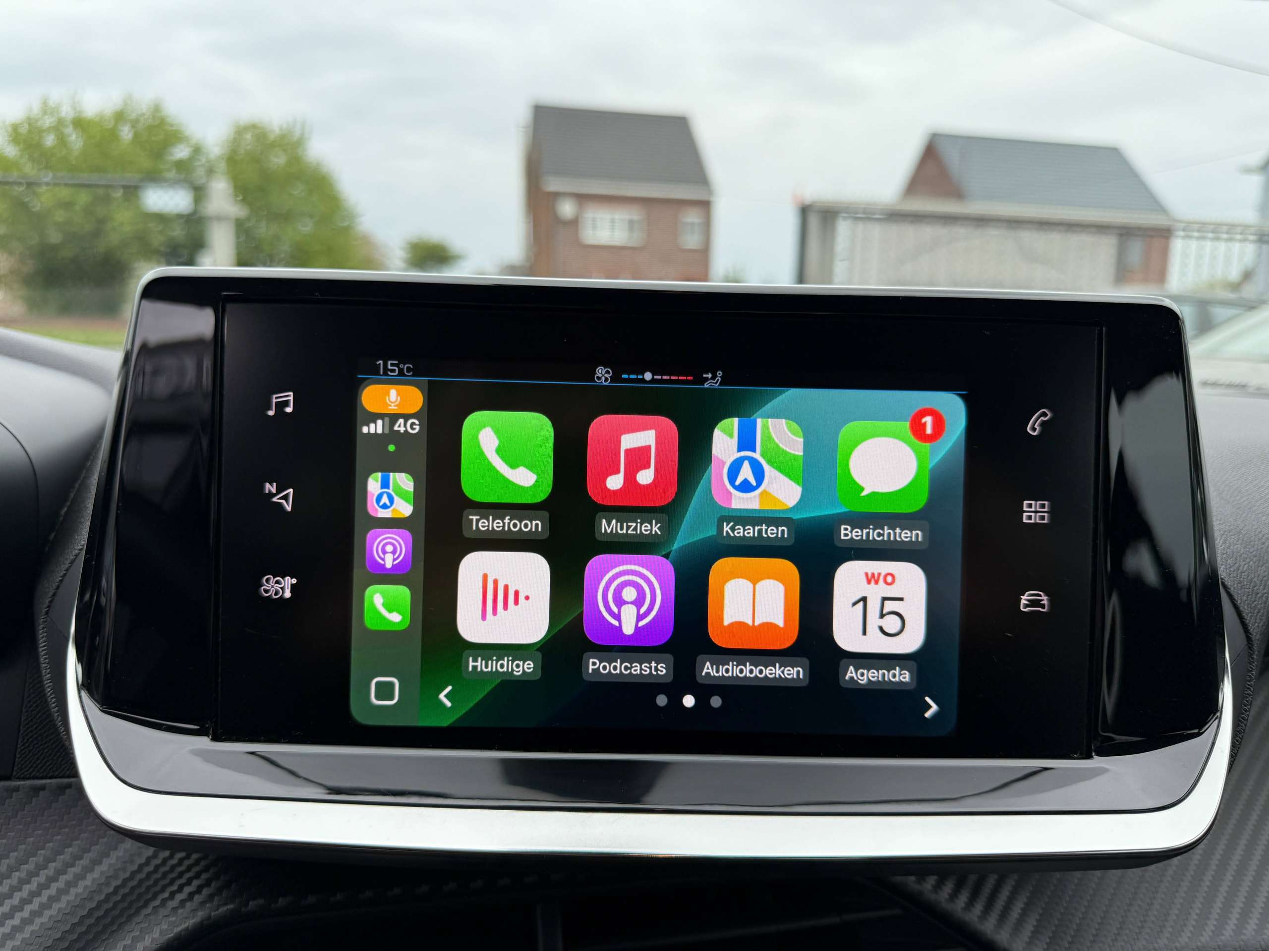 836cb1f5-85c0-423d-b2de-67b6da61c0d725-peugeot-208-1-2i-full-led-camera-navigatie-carplay-pdc-airco.jpg