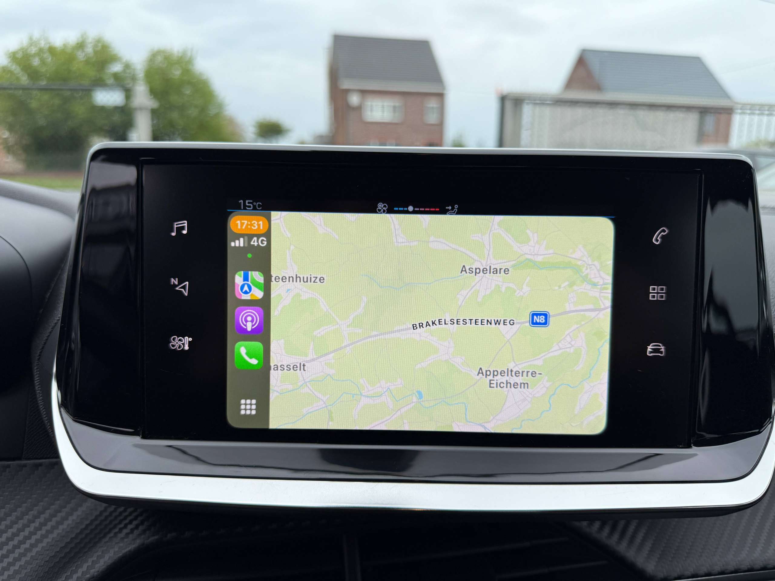 836cb1f5-85c0-423d-b2de-67b6da61c0d726-peugeot-208-1-2i-full-led-camera-navigatie-carplay-pdc-airco.jpg