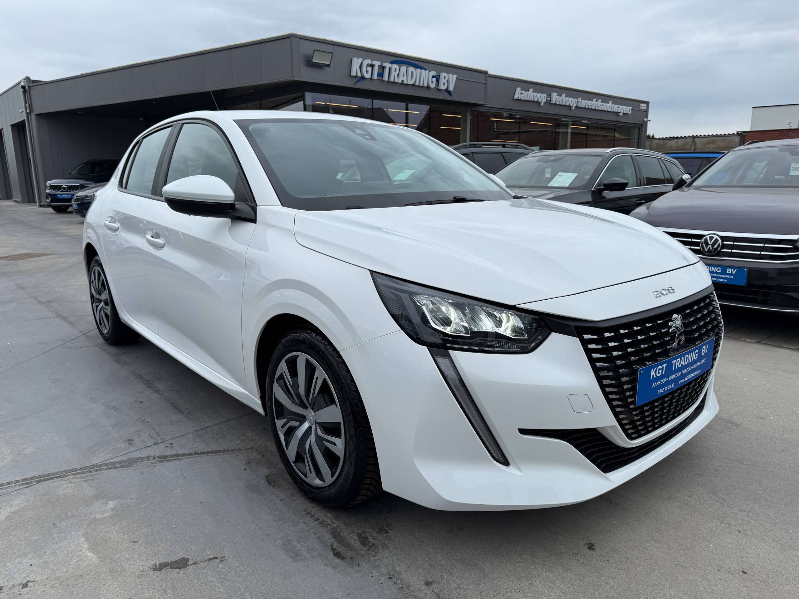 836cb1f5-85c0-423d-b2de-67b6da61c0d73-peugeot-208-1-2i-full-led-camera-navigatie-carplay-pdc-airco.jpg