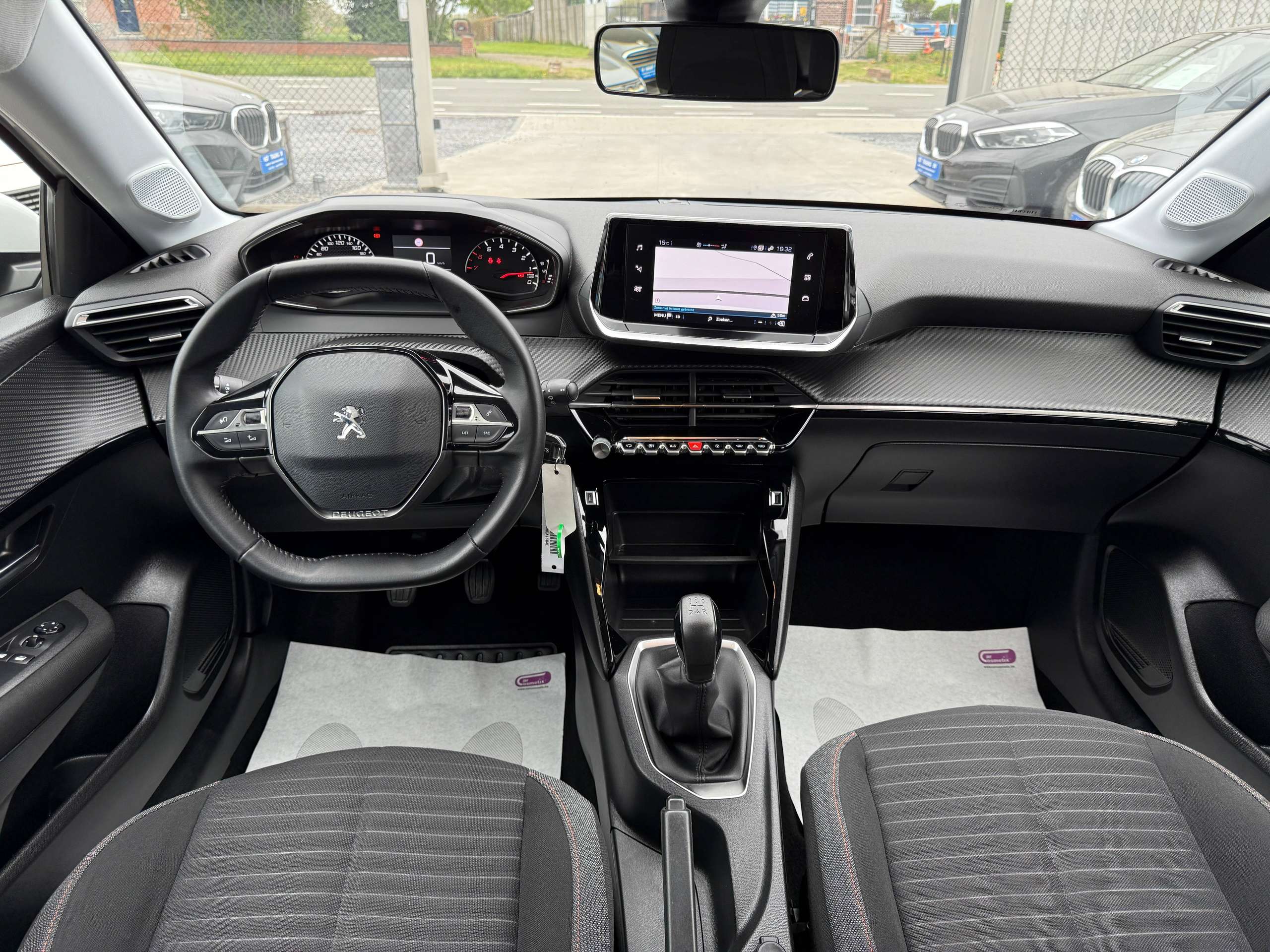 836cb1f5-85c0-423d-b2de-67b6da61c0d732-peugeot-208-1-2i-full-led-camera-navigatie-carplay-pdc-airco.jpg