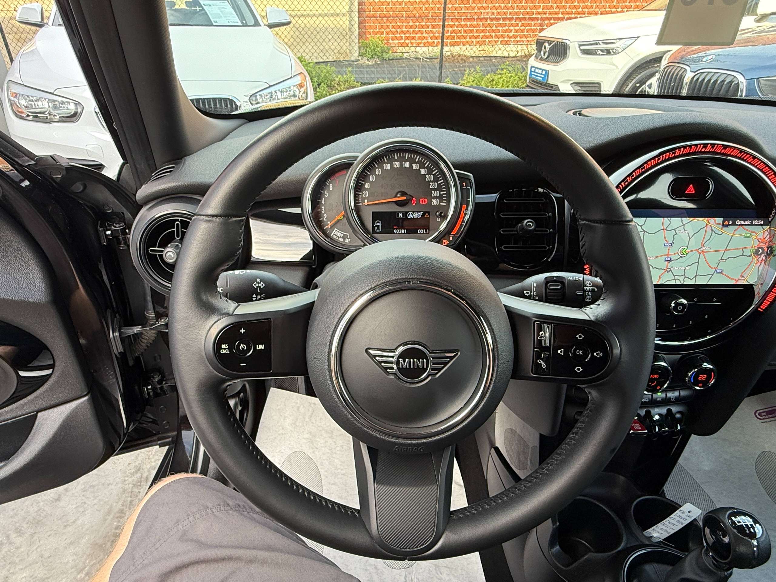9013229d-c33e-42ef-86ec-2ca86b473dbb18-mini-one-1-5i-102pk-facelift-5-deurs-navigatie-full-led-carplay-pdc-bluetooth-airco.jpg