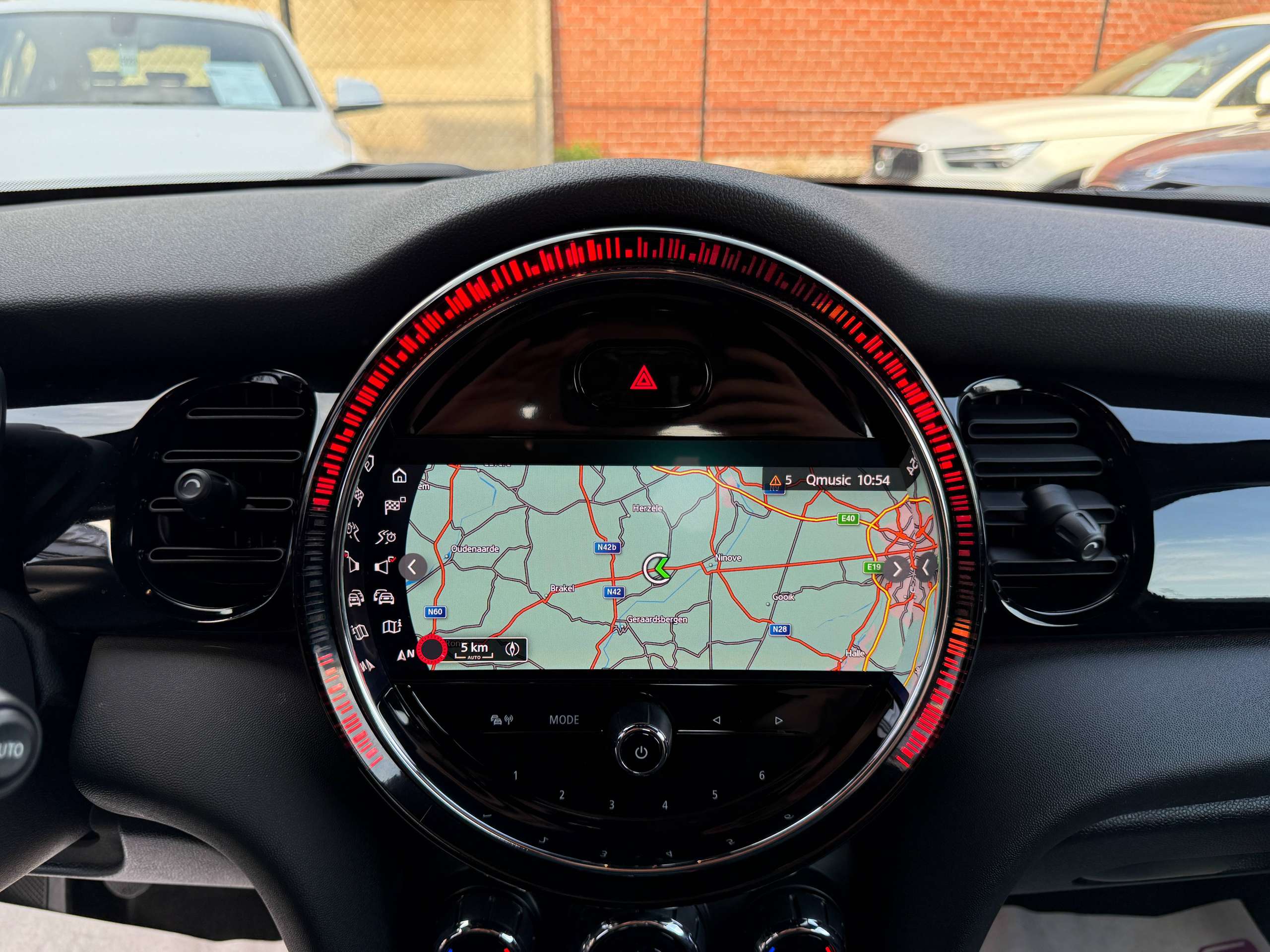 9013229d-c33e-42ef-86ec-2ca86b473dbb20-mini-one-1-5i-102pk-facelift-5-deurs-navigatie-full-led-carplay-pdc-bluetooth-airco.jpg