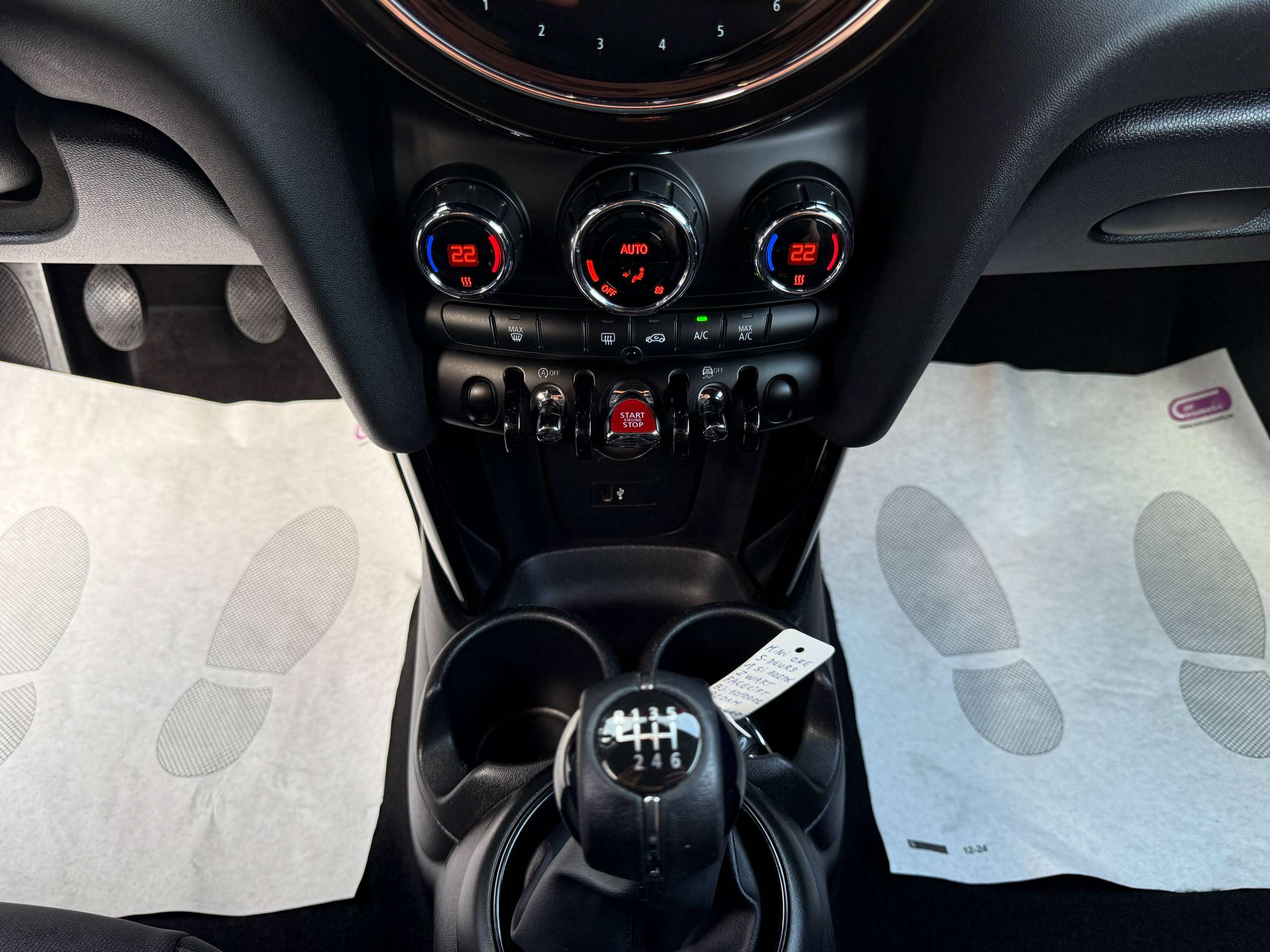 9013229d-c33e-42ef-86ec-2ca86b473dbb21-mini-one-1-5i-102pk-facelift-5-deurs-navigatie-full-led-carplay-pdc-bluetooth-airco.jpg