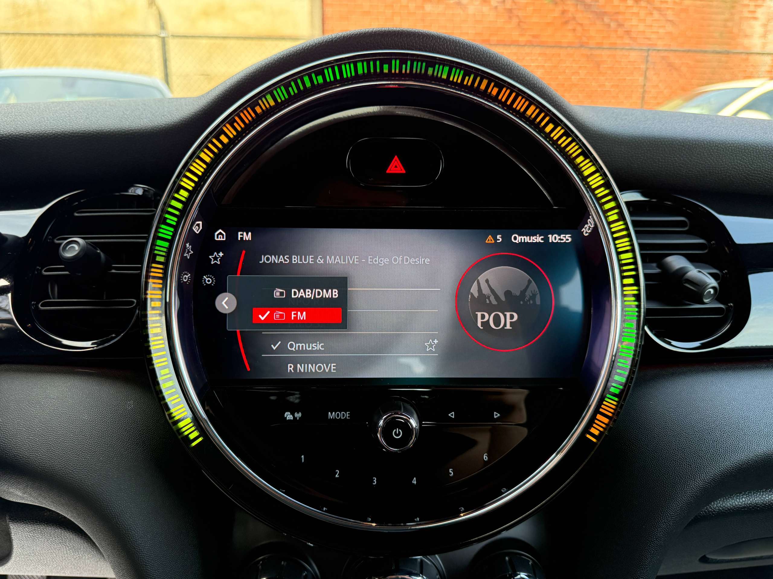 9013229d-c33e-42ef-86ec-2ca86b473dbb23-mini-one-1-5i-102pk-facelift-5-deurs-navigatie-full-led-carplay-pdc-bluetooth-airco.jpg