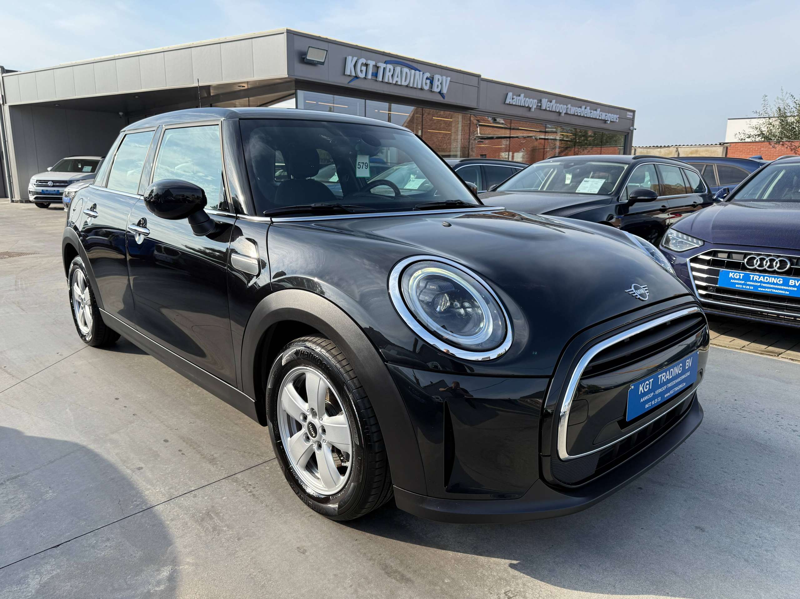 9013229d-c33e-42ef-86ec-2ca86b473dbb3-mini-one-1-5i-102pk-facelift-5-deurs-navigatie-full-led-carplay-pdc-bluetooth-airco.jpg