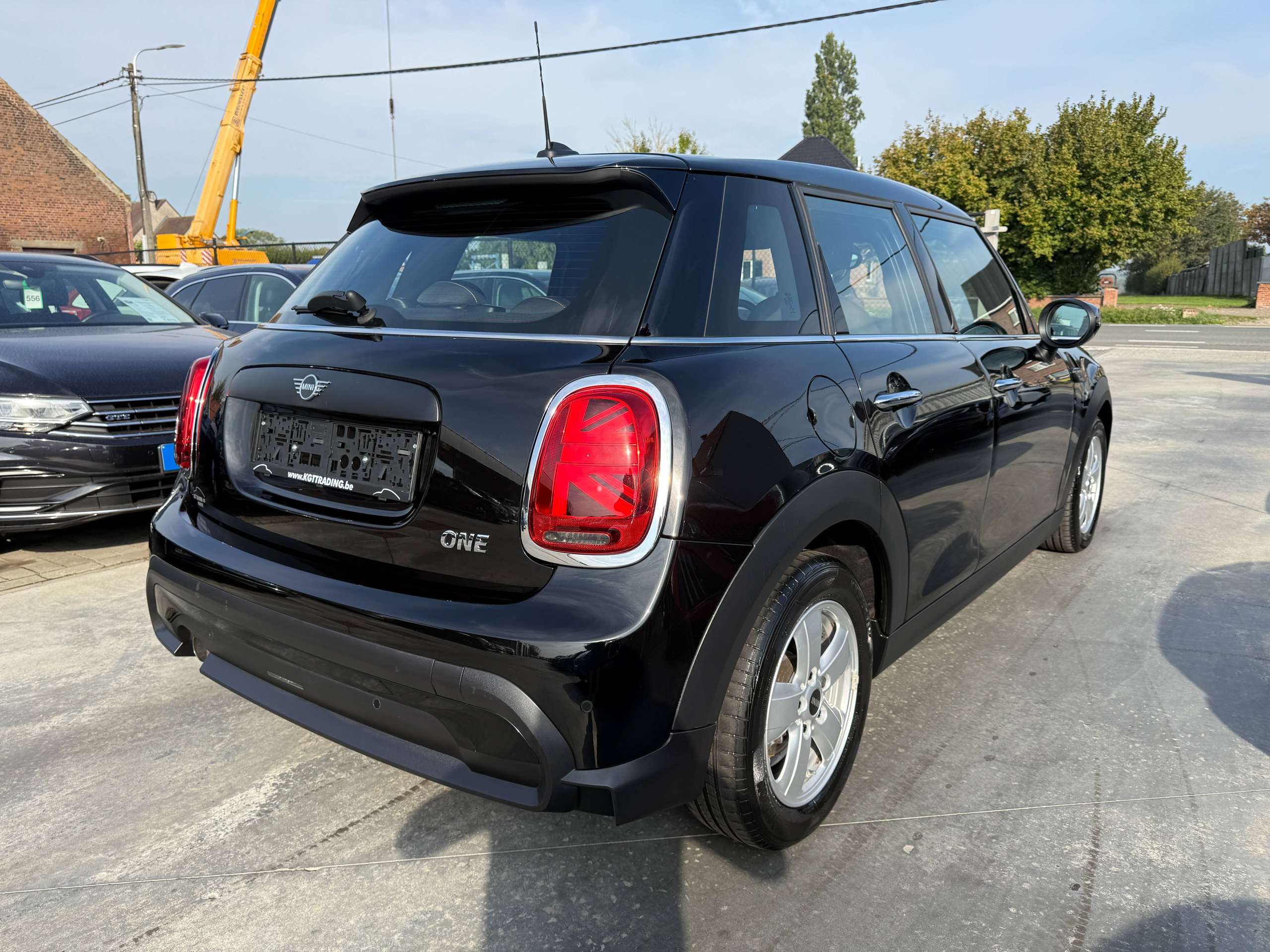 9013229d-c33e-42ef-86ec-2ca86b473dbb5-mini-one-1-5i-102pk-facelift-5-deurs-navigatie-full-led-carplay-pdc-bluetooth-airco.jpg