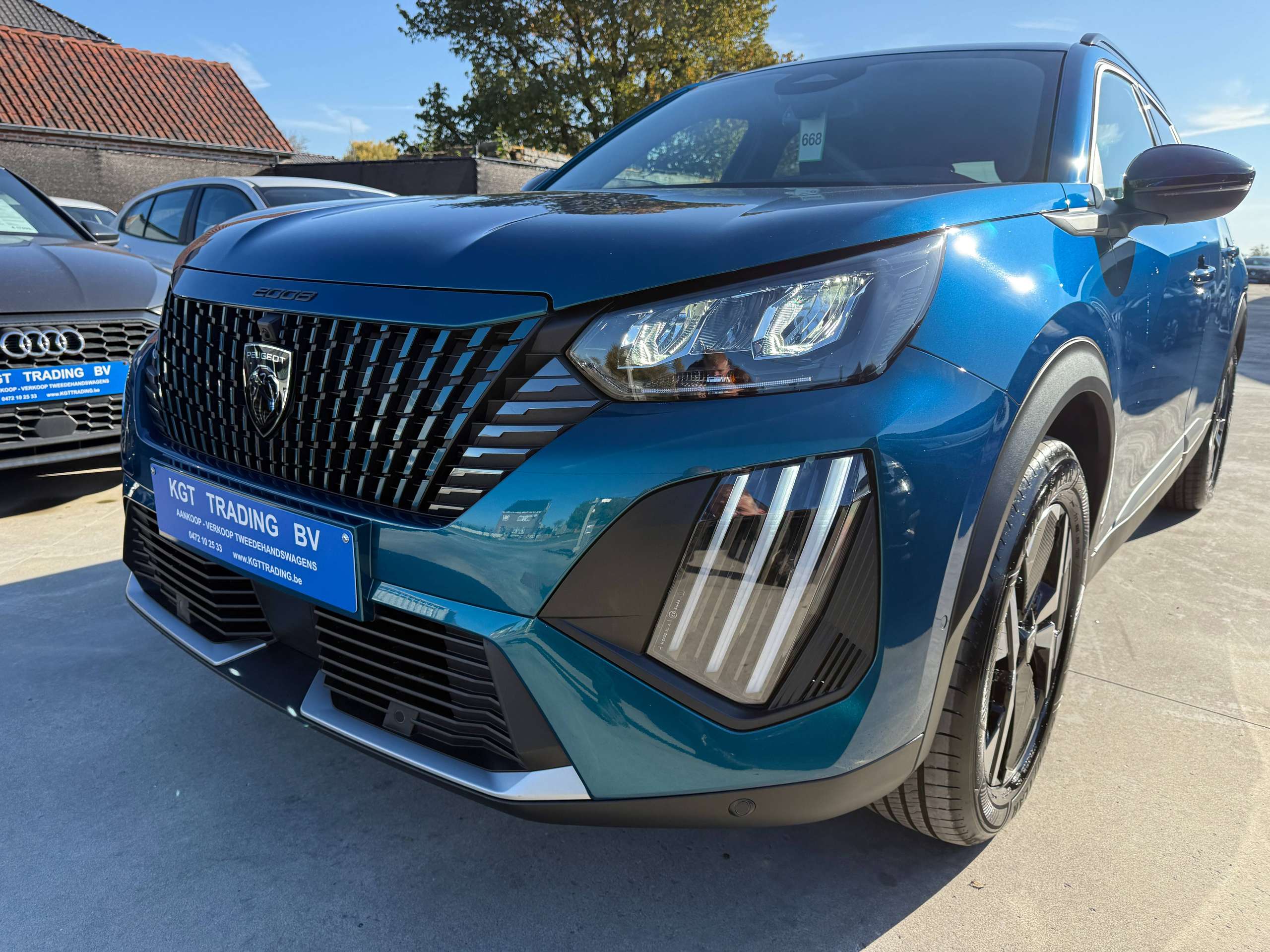 a0d8d946-1d7f-46e3-a692-7b8ac1f7efc210-peugeot-2008-1-2i-turbo-allure-full-led-360-camera-carplay-leder-afneembare-trekhaak.jpg