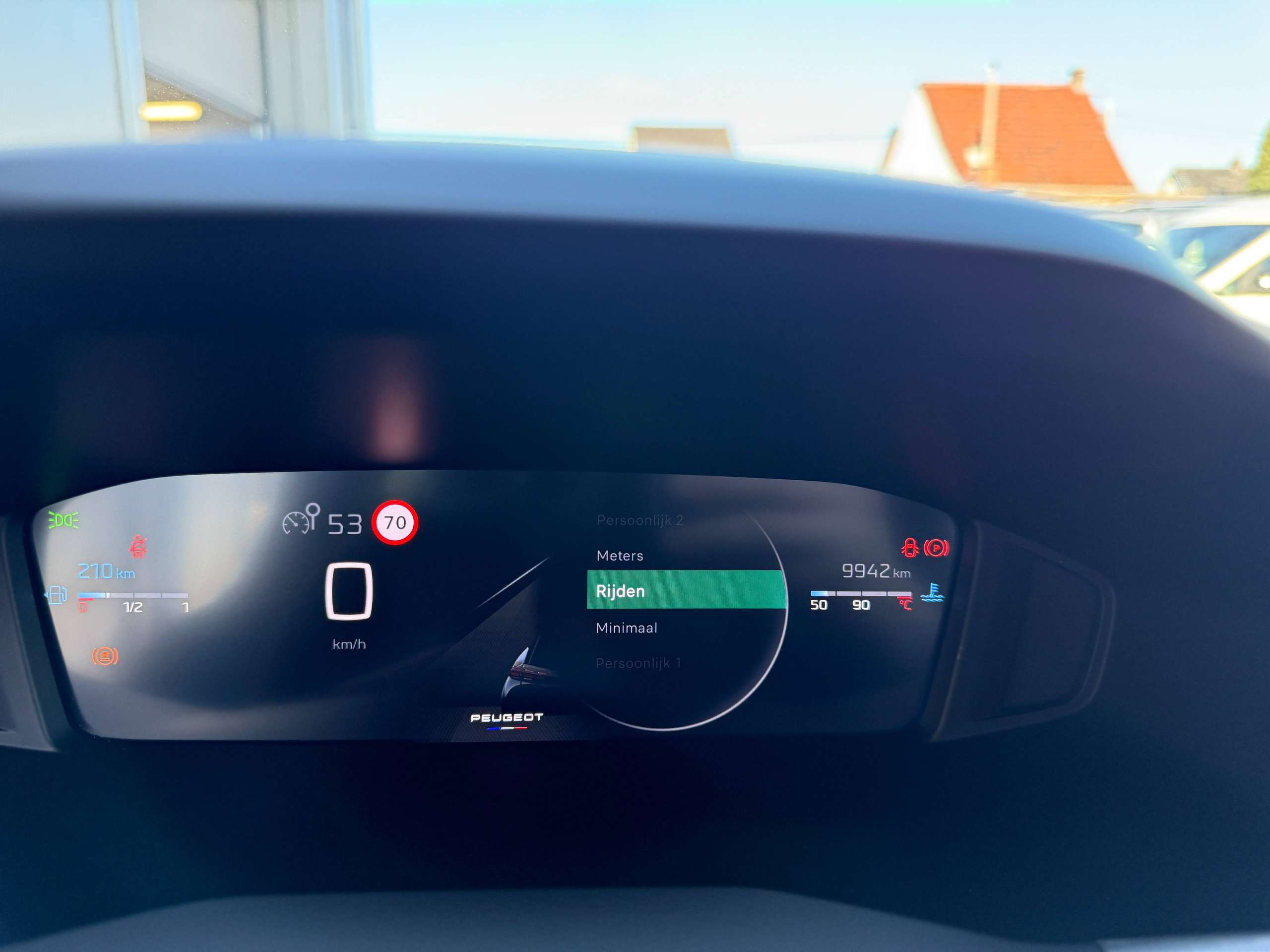 a0d8d946-1d7f-46e3-a692-7b8ac1f7efc217-peugeot-2008-1-2i-turbo-allure-full-led-360-camera-carplay-leder-afneembare-trekhaak.jpg