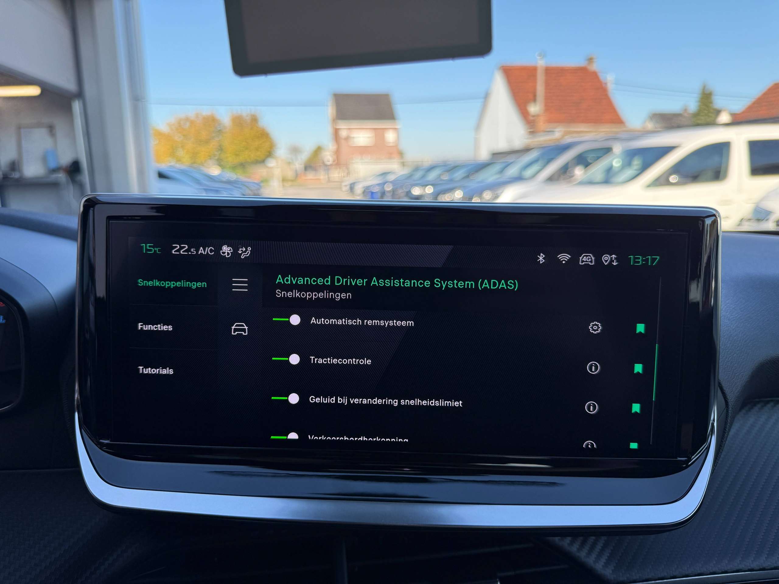 a0d8d946-1d7f-46e3-a692-7b8ac1f7efc225-peugeot-2008-1-2i-turbo-allure-full-led-360-camera-carplay-leder-afneembare-trekhaak.jpg
