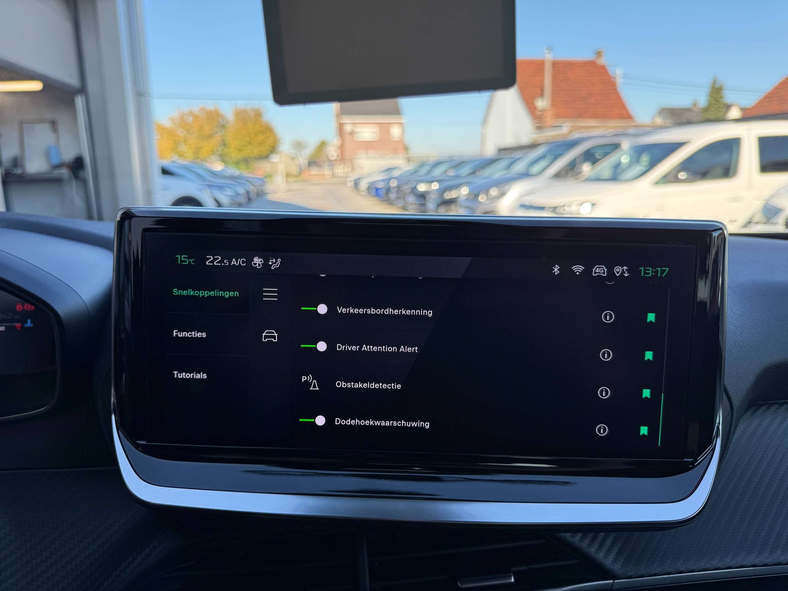 a0d8d946-1d7f-46e3-a692-7b8ac1f7efc226-peugeot-2008-1-2i-turbo-allure-full-led-360-camera-carplay-leder-afneembare-trekhaak.jpg