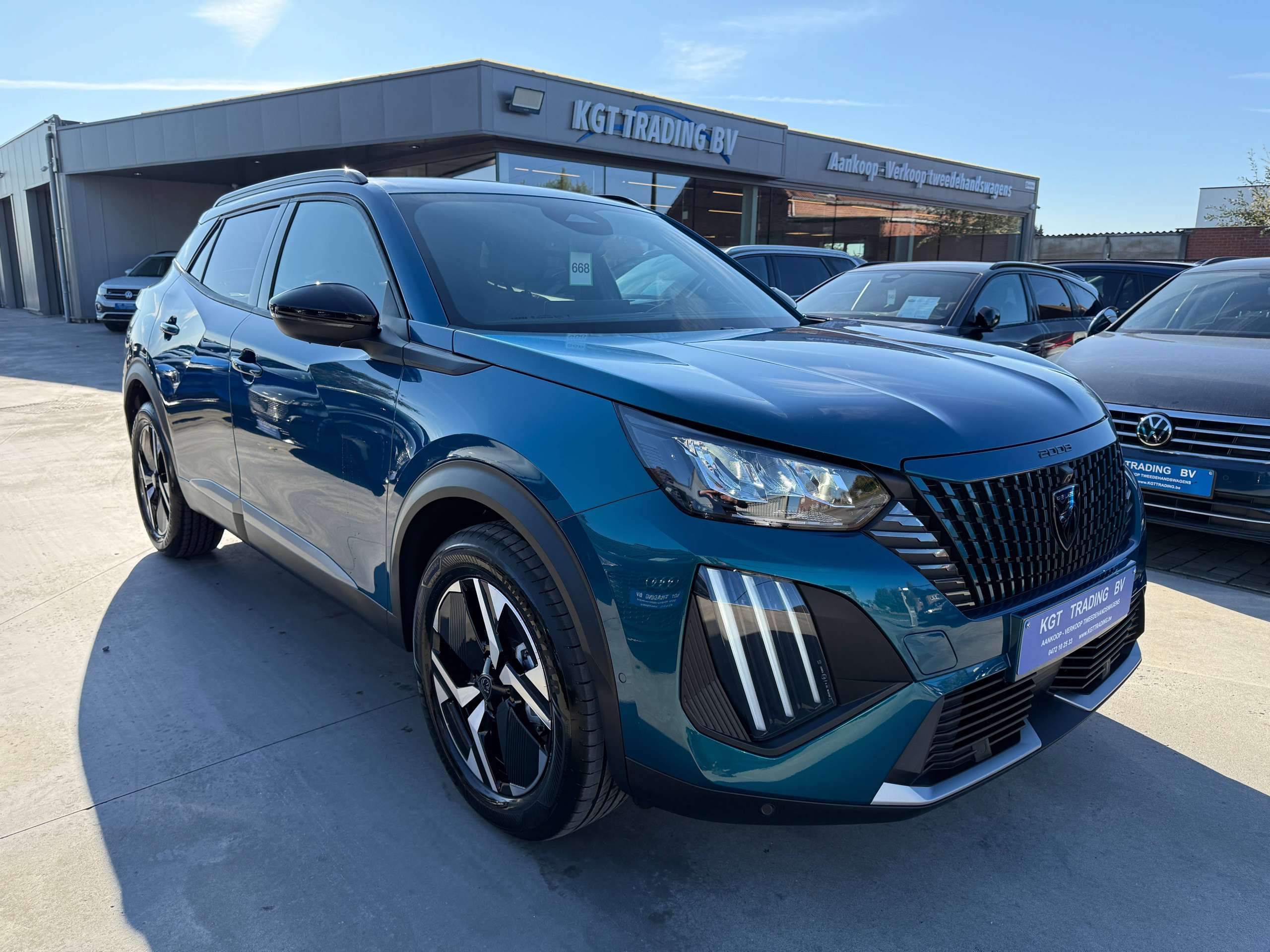 a0d8d946-1d7f-46e3-a692-7b8ac1f7efc23-peugeot-2008-1-2i-turbo-allure-full-led-360-camera-carplay-leder-afneembare-trekhaak.jpg