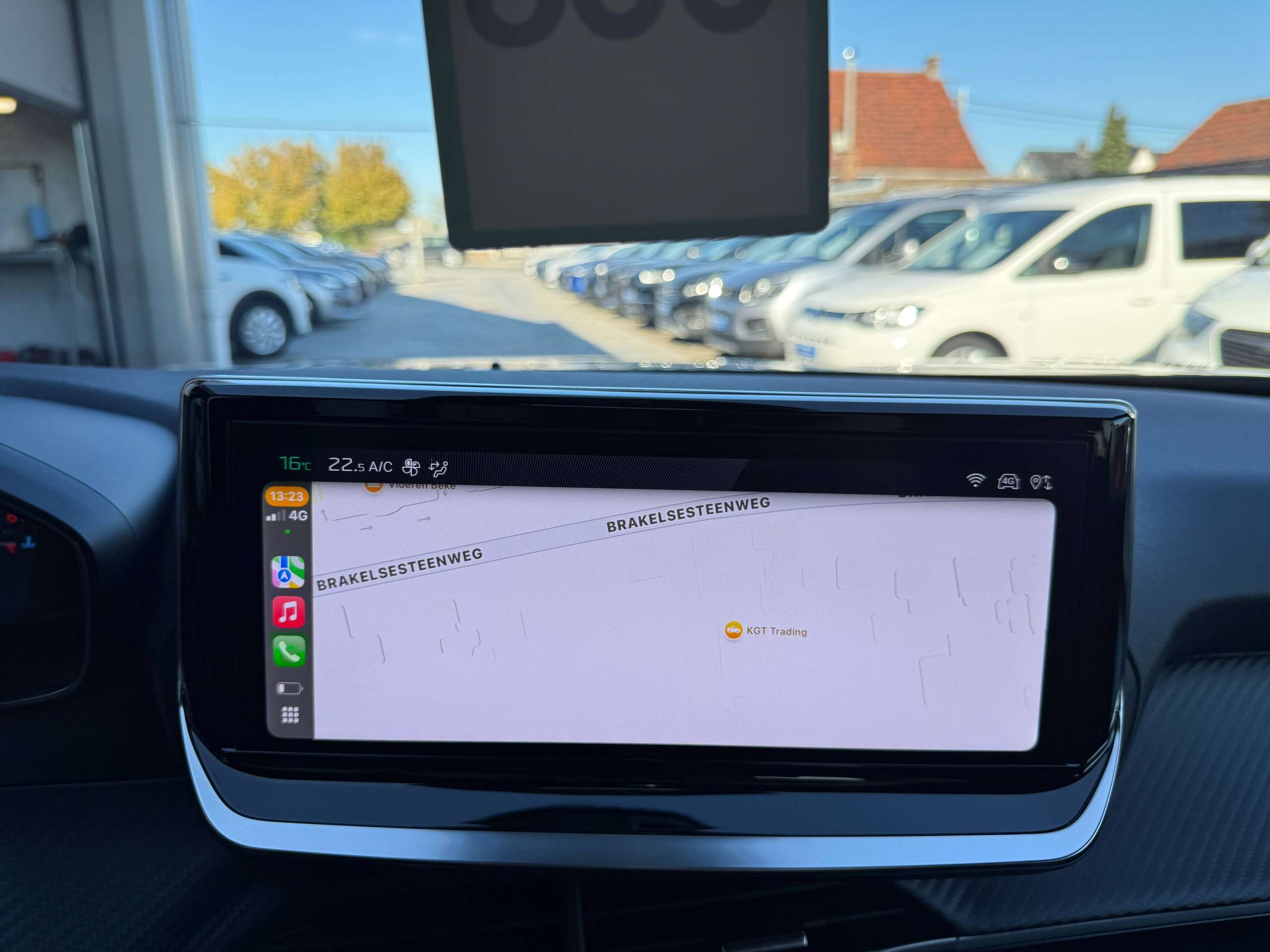 a0d8d946-1d7f-46e3-a692-7b8ac1f7efc232-peugeot-2008-1-2i-turbo-allure-full-led-360-camera-carplay-leder-afneembare-trekhaak.jpg