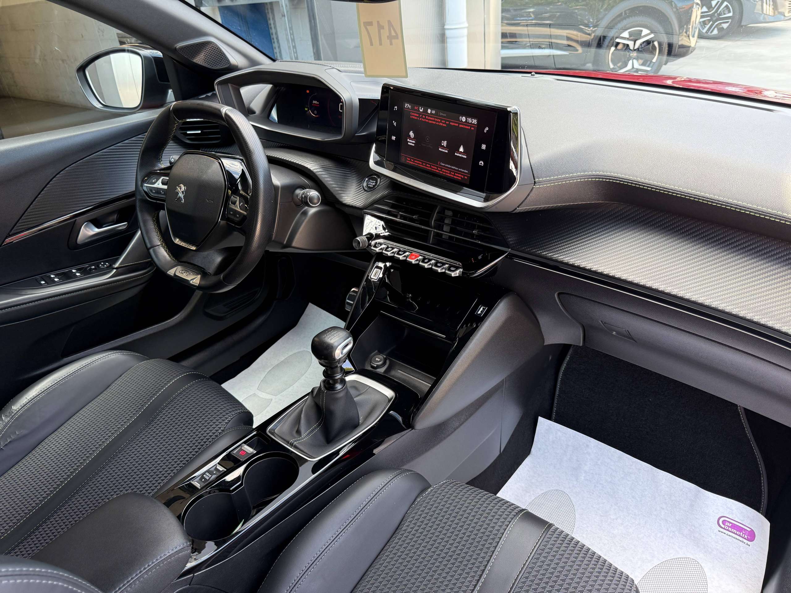 a40713e3-5efd-4f83-b6eb-54cabe355f9f28-peugeot-208-1-2i-101pk-gt-line-leder-virtual-camera-carplay-pdc-full-led-alu.jpg