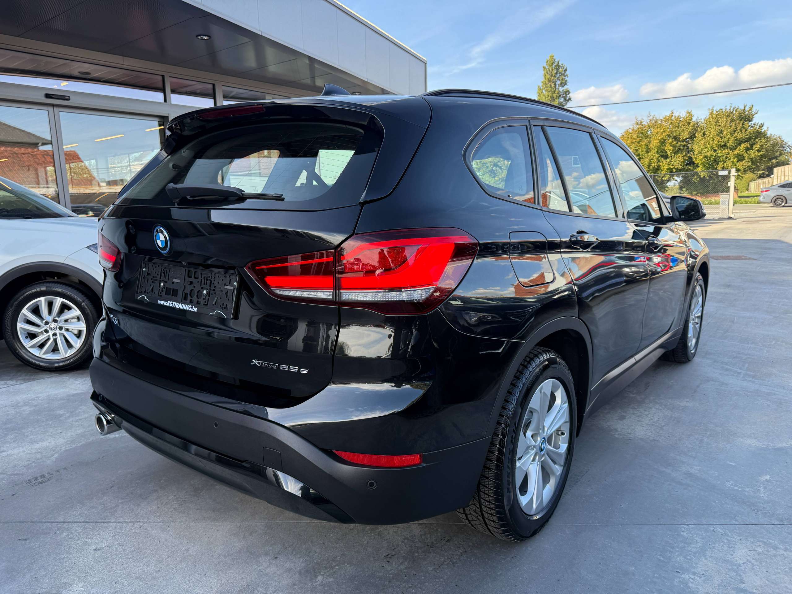 b41e38c8-e46f-44a0-b0f2-c967f133f06c14-bmw-x1-1-5-ia-x-drive25e-hybride-automaat-navi-full-led-camera-dab-pdc.jpg