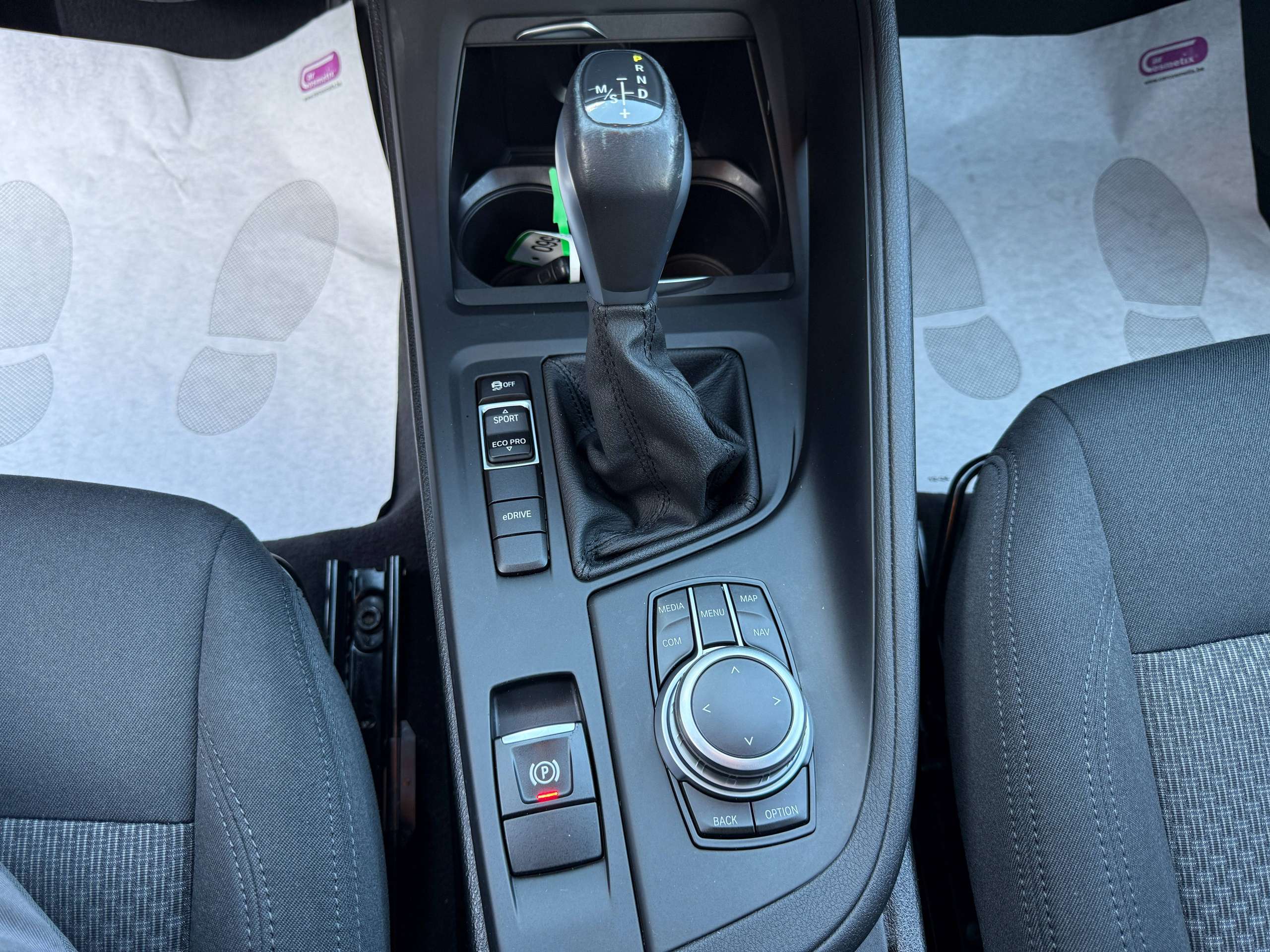 b41e38c8-e46f-44a0-b0f2-c967f133f06c33-bmw-x1-1-5-ia-x-drive25e-hybride-automaat-navi-full-led-camera-dab-pdc.jpg