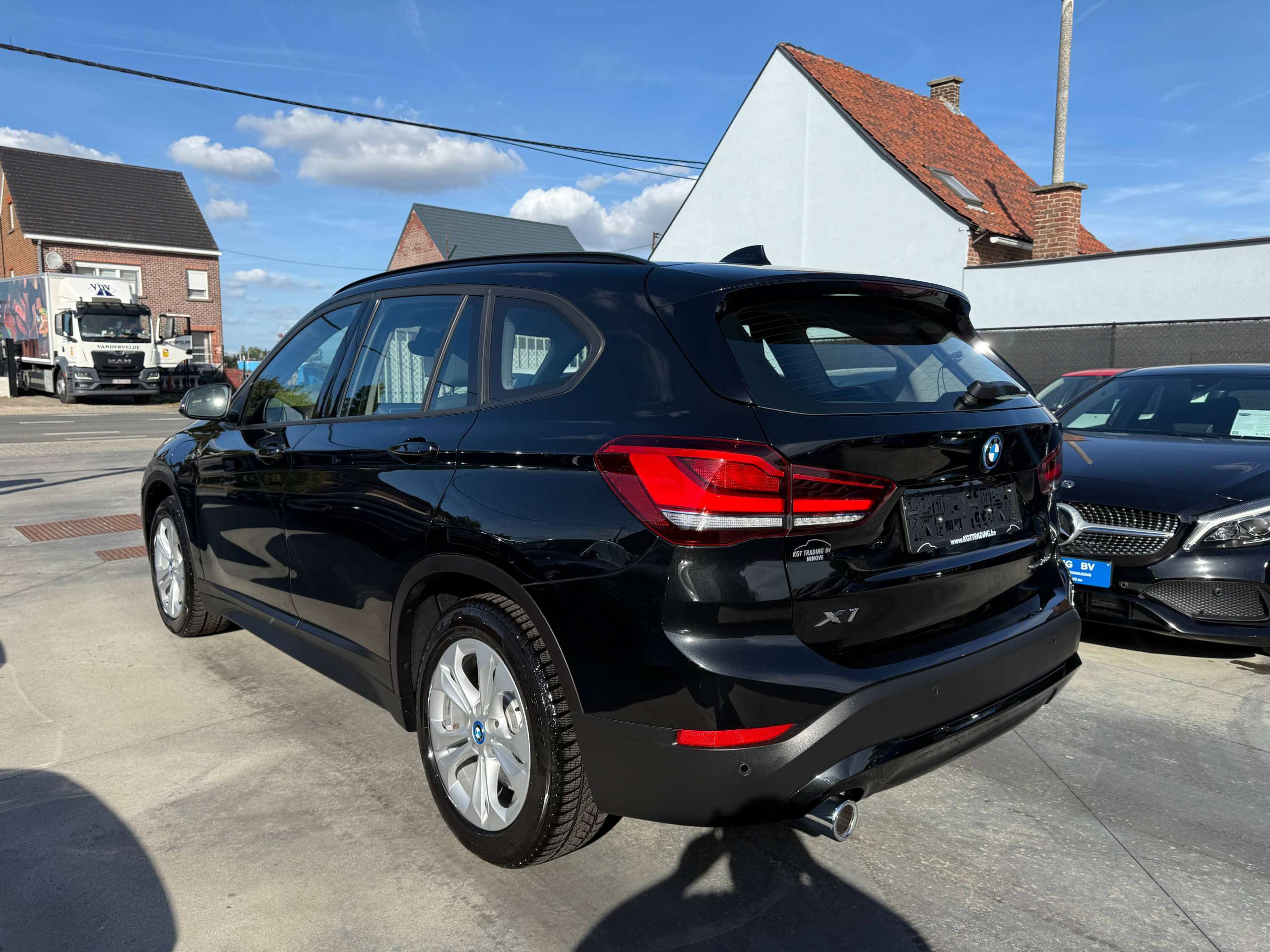 b41e38c8-e46f-44a0-b0f2-c967f133f06c7-bmw-x1-1-5-ia-x-drive25e-hybride-automaat-navi-full-led-camera-dab-pdc.jpg