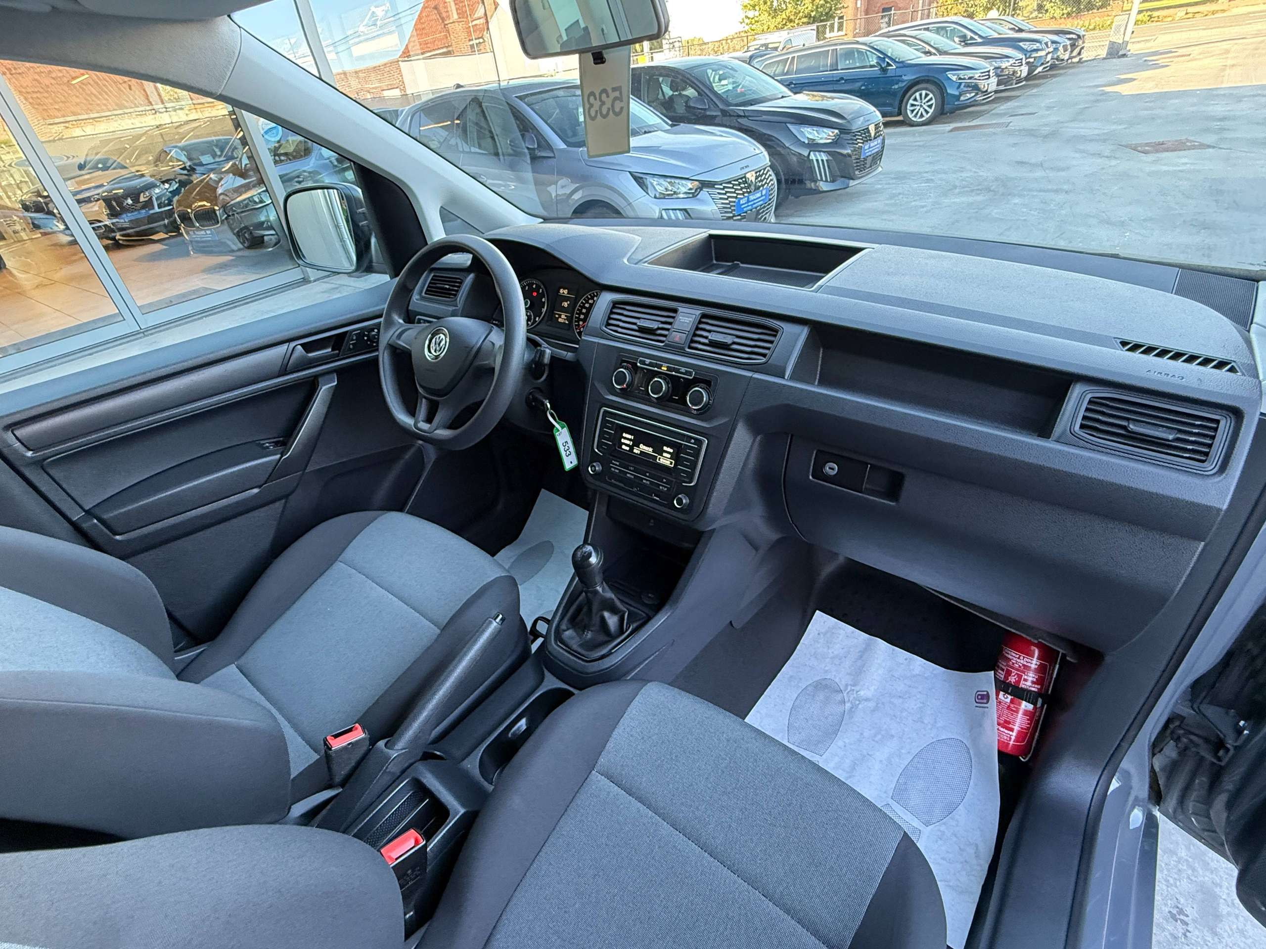 bab41f45-aaf9-41d8-a90c-825380311cb920-volkswagen-caddy-1-2-tsi-lichte-vracht-airco-trekhaak-btw-aftrekbaar-carpass-garantie.jpg